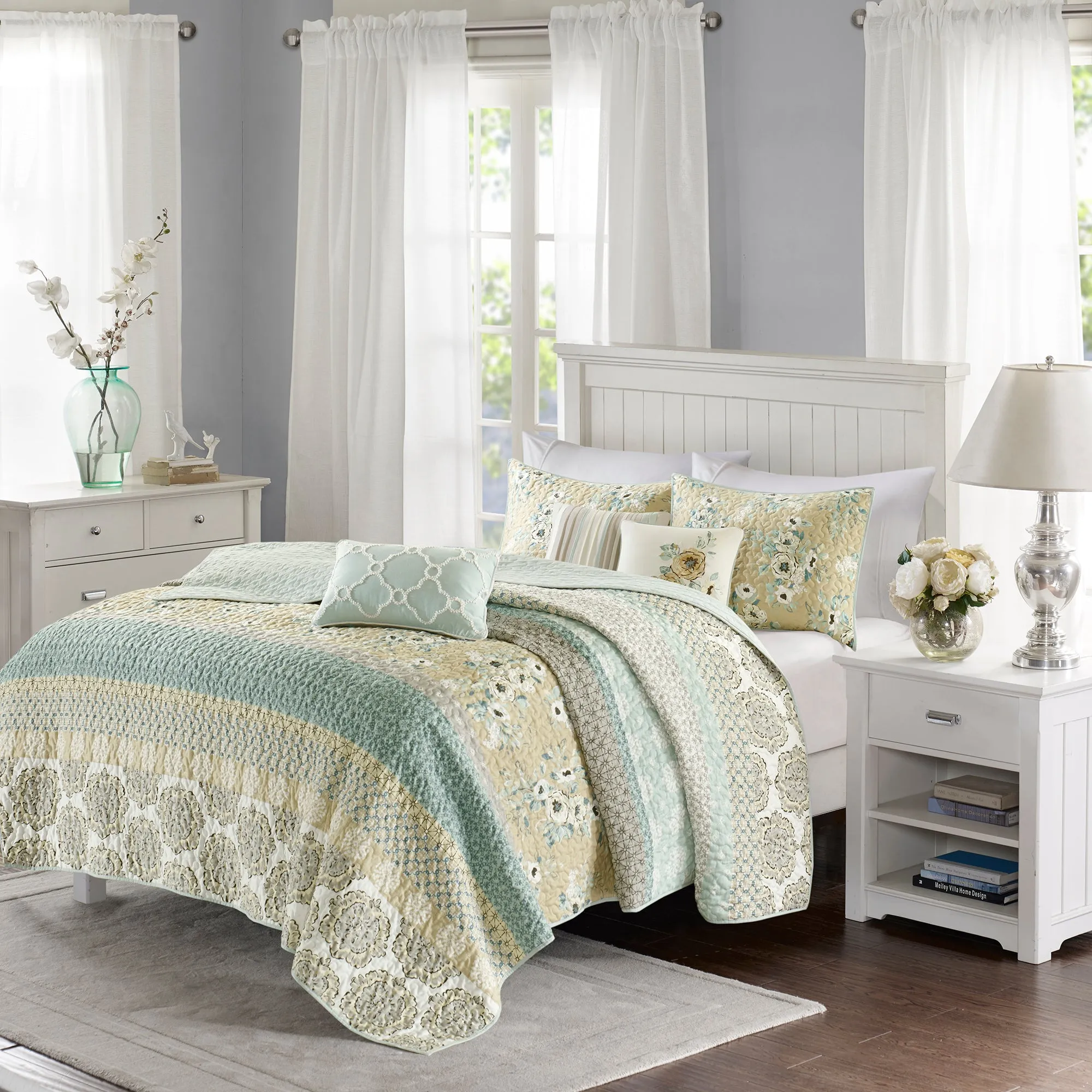 Willa 6-Piece Quilt Set with Throw Pillows - Cotton Sateen product
