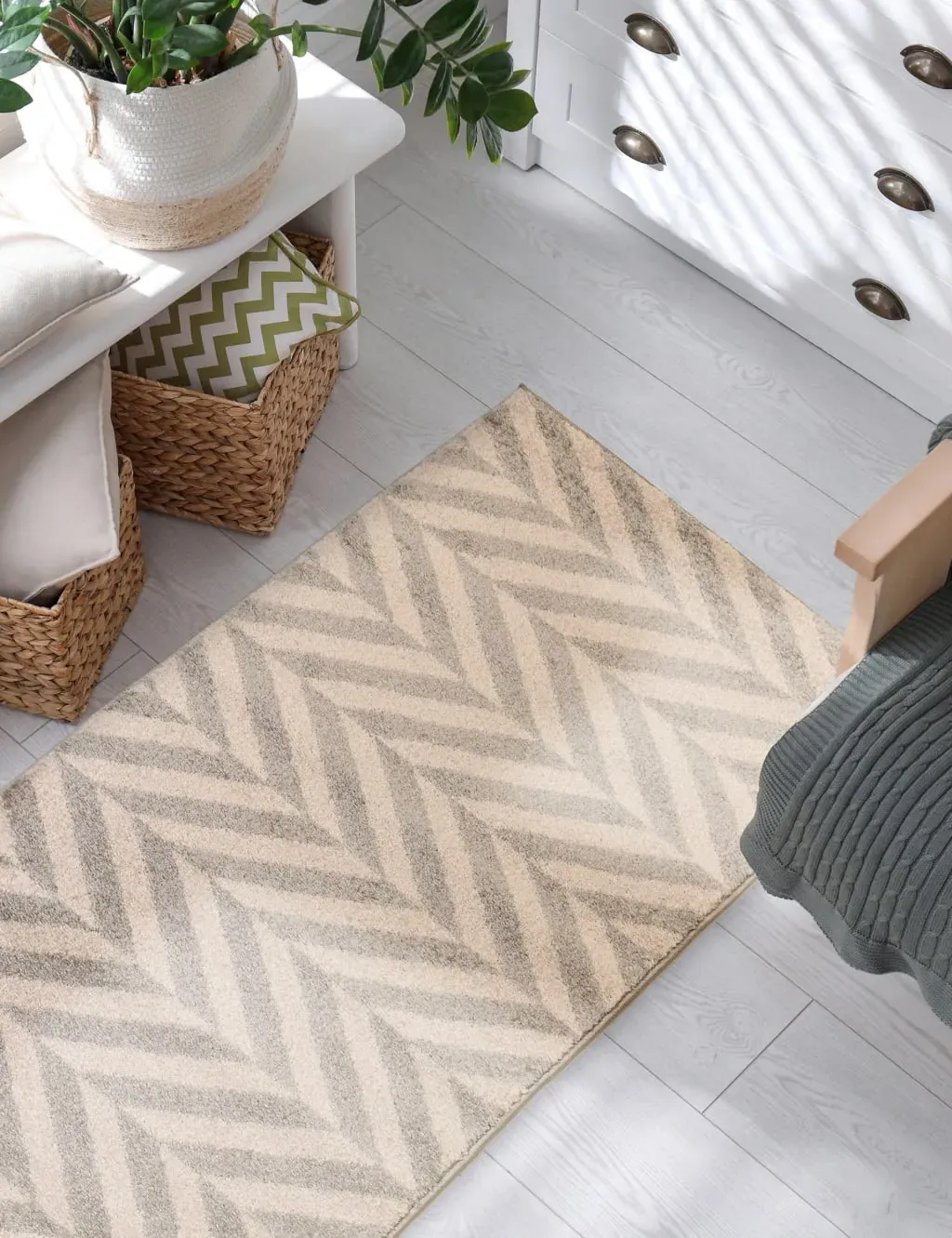 Muse Chevron Rug - Grey product