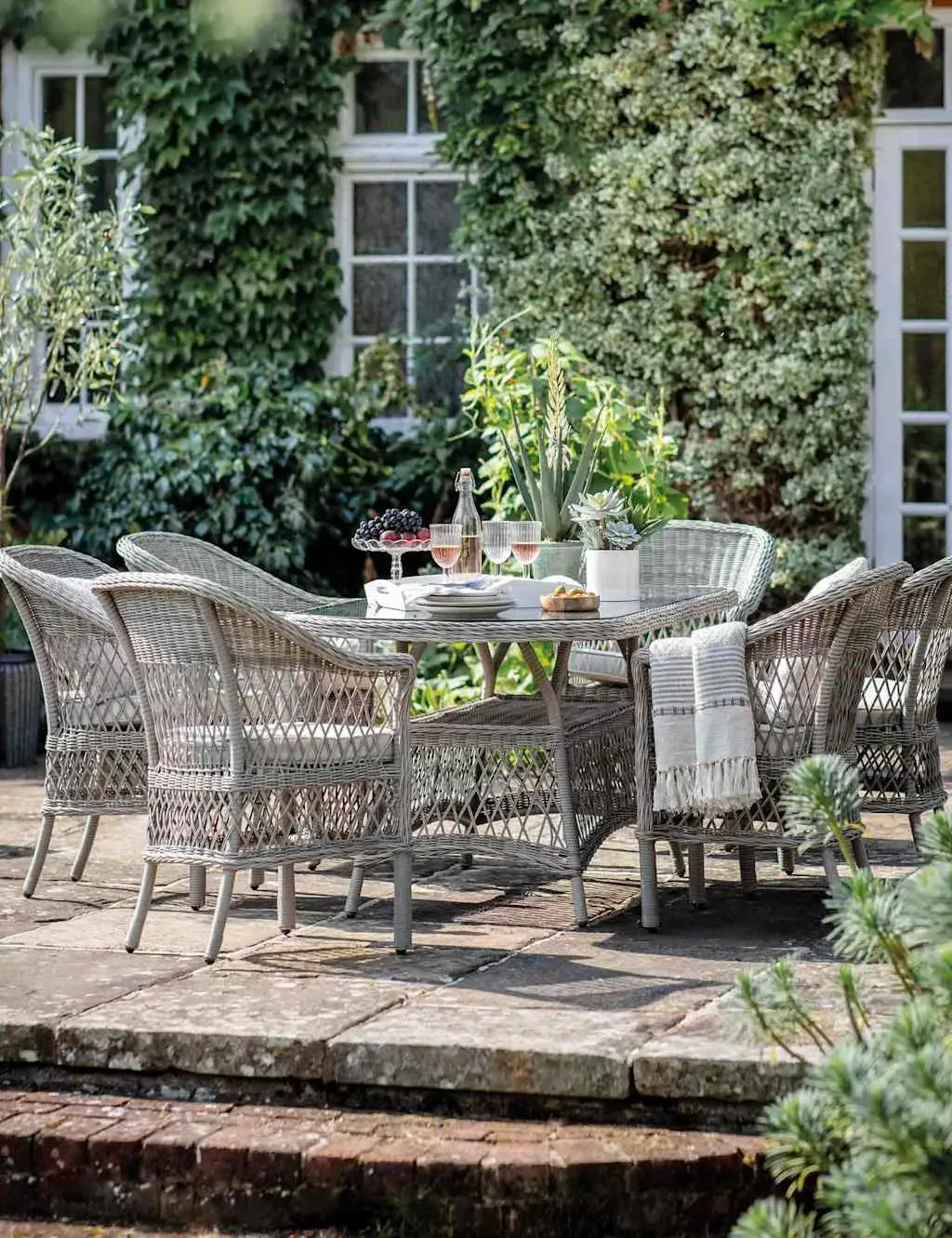 Menton Oval 6-Seater Garden Table and Chairs Set - Grey product