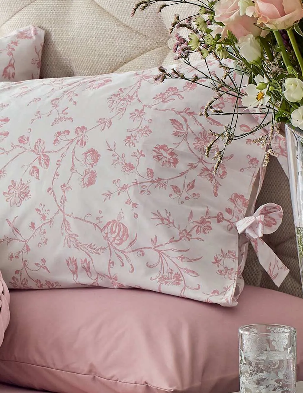 Aria 2 Pack Pillowcases - Blush, Cotton product