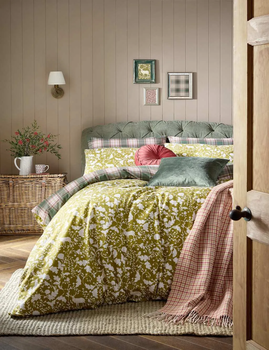 Litton Christmas Reversible Bedding Set - Green Mix, Brushed Cotton product