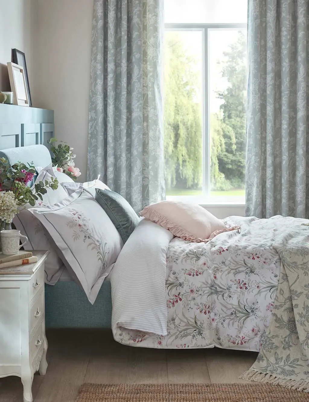 Sateen Mosedale Posy Bedding Set - Natural Mix, Cotton product