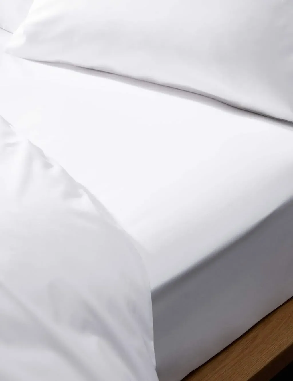 Egyptian Cotton 230 Thread Count Crisp Fitted Sheet - Ice White product
