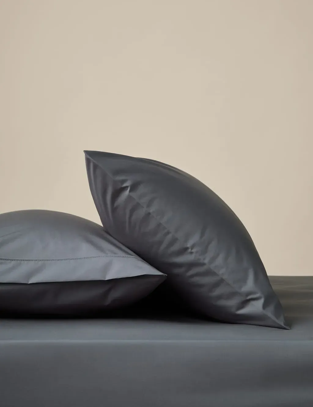 2 Pack Egyptian Cotton Pillowcases - Charcoal product