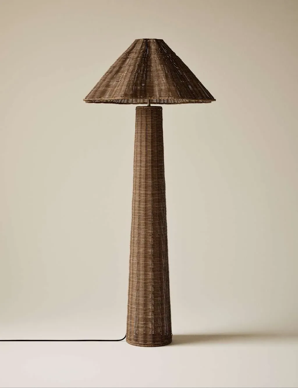 Wicker Scallop Flare Floor Lamp - Natural product