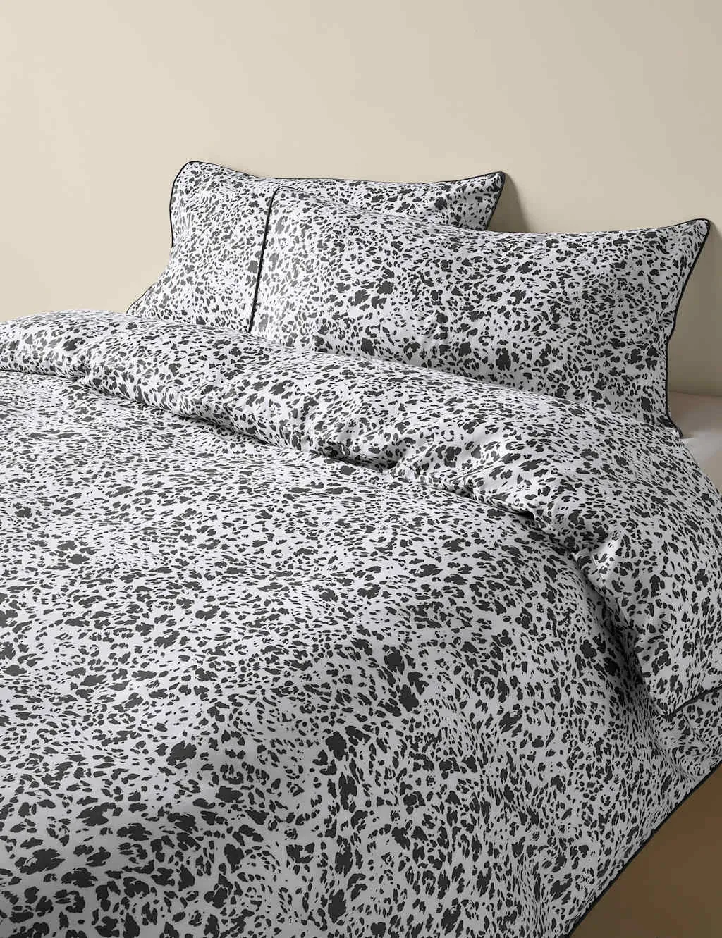 Pure Cotton Animal Print Bedding Set - Charcoal Mix product