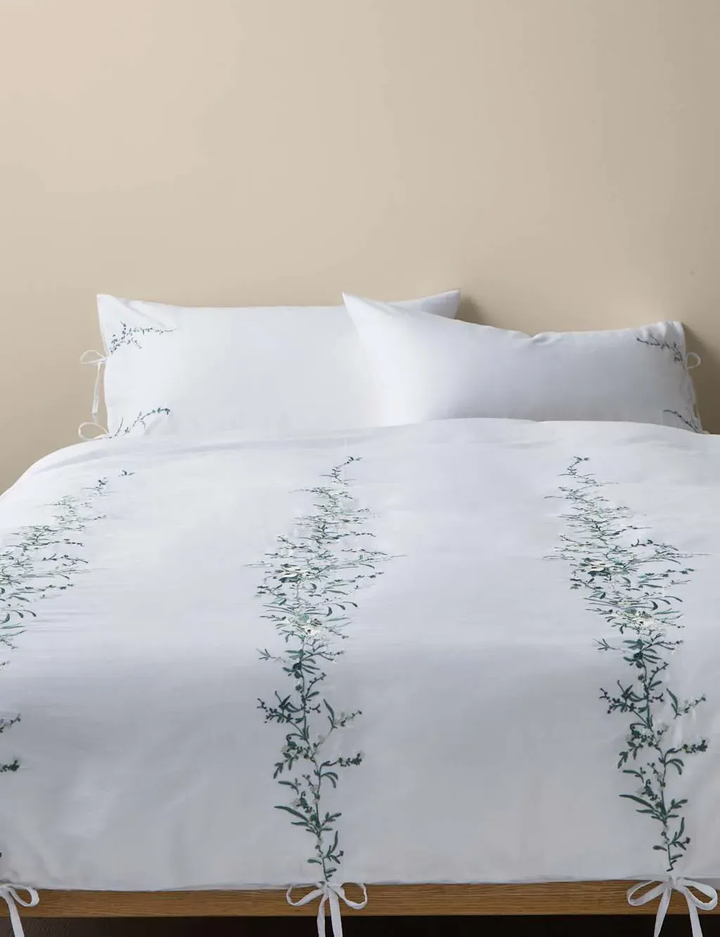 Pure Cotton Embroidered Blossom Bedding Set - White Mix product