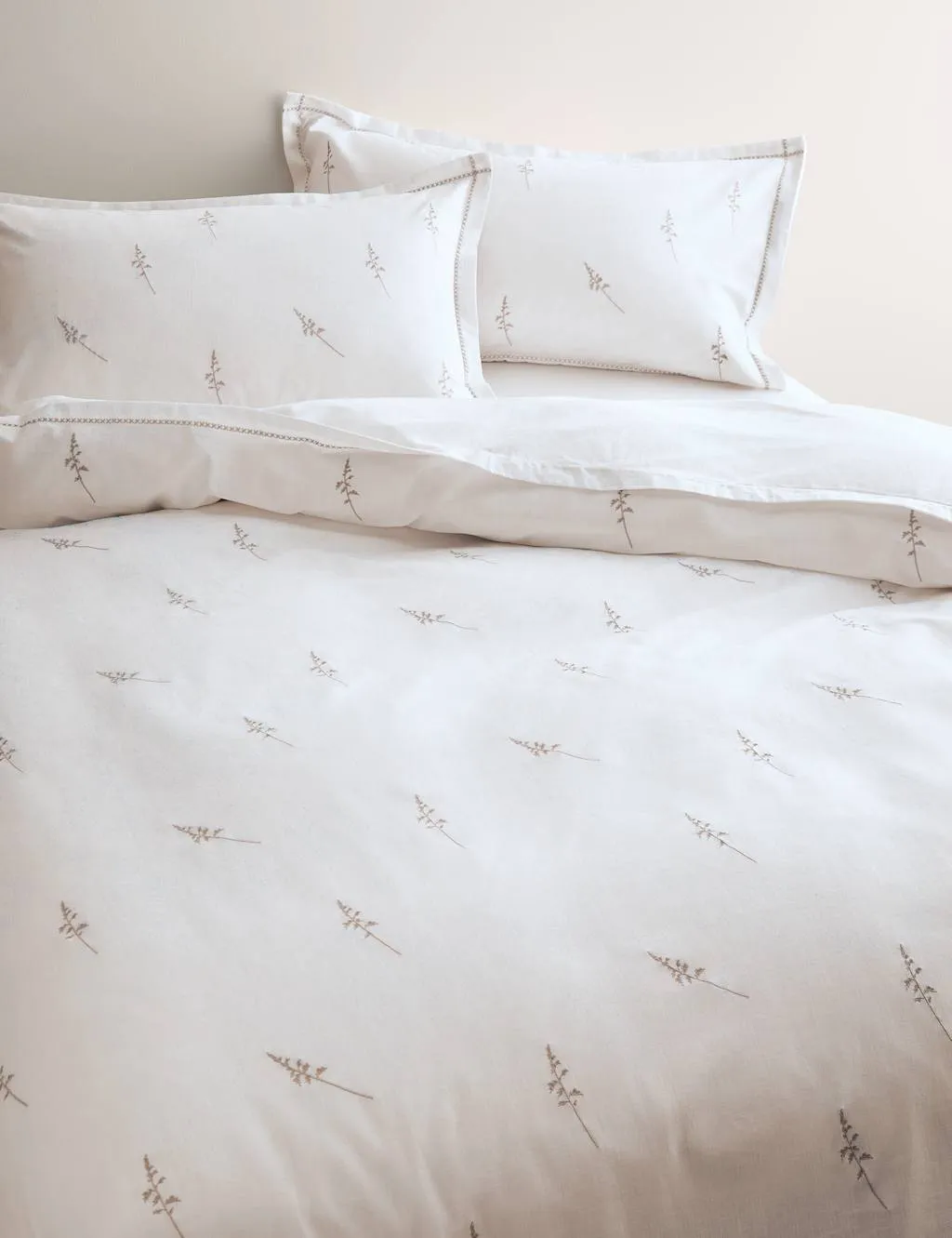 Pure Cotton Embroidered Sprig Bedding Set - White product