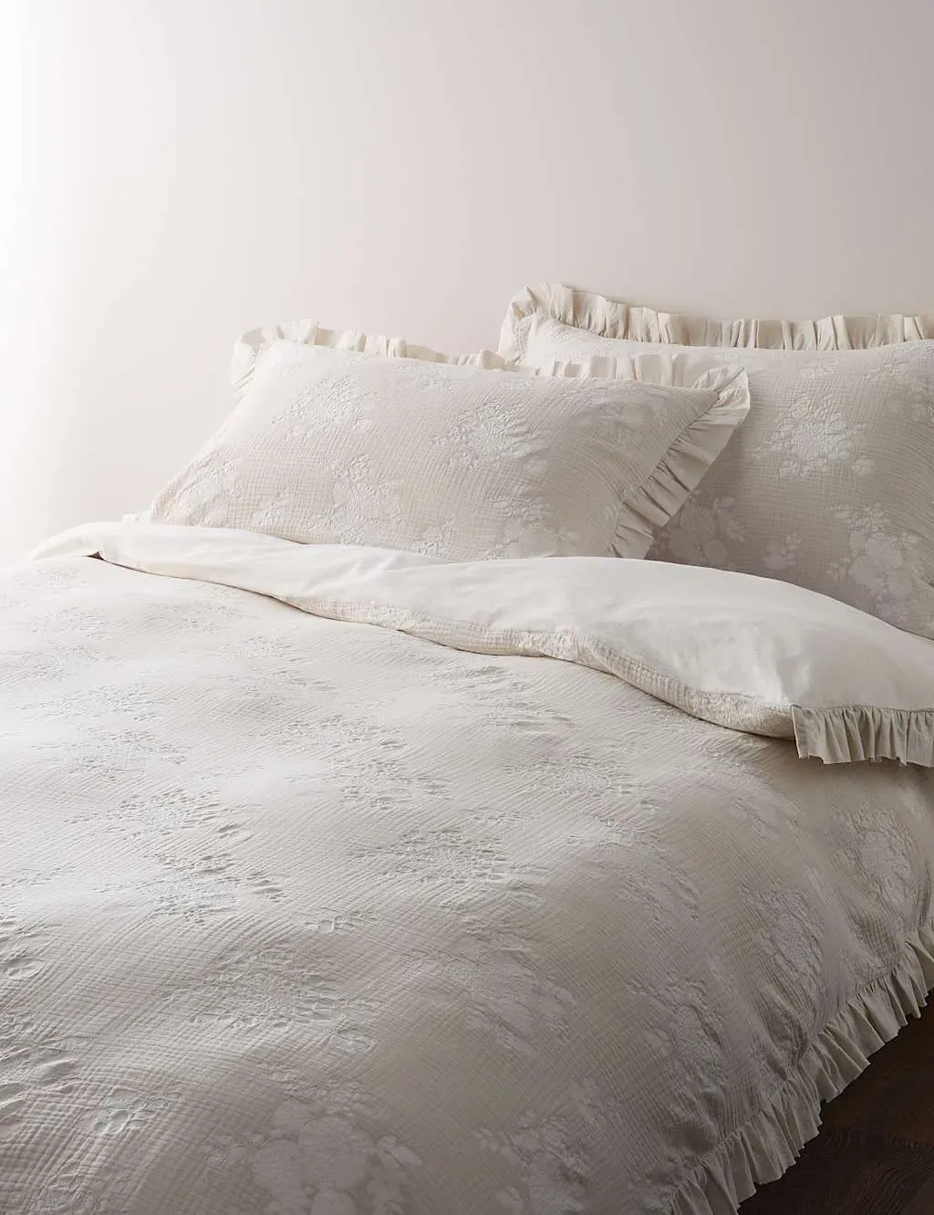 Pure Cotton Floral Jacquard Bedding Set - Neutral product