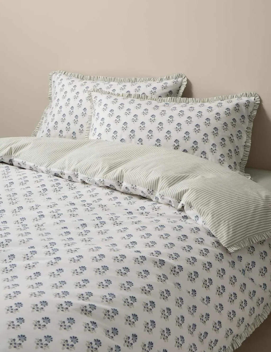 Pure Cotton Floral Ruffle Bedding Set - Green Mix product
