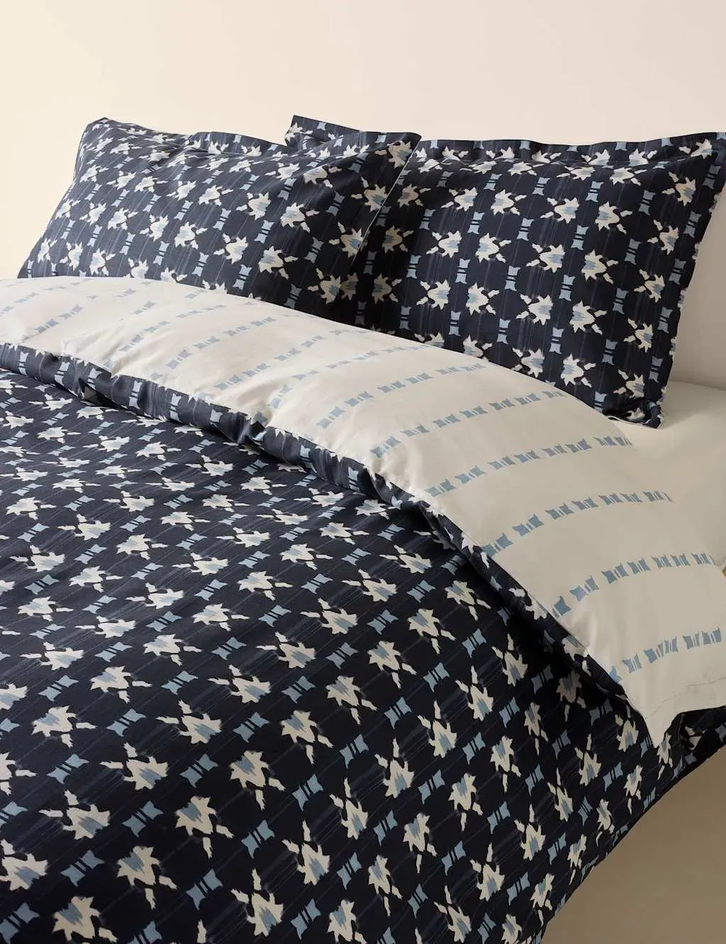 Pure Cotton Geometric Shibori Bedding Set - Navy product