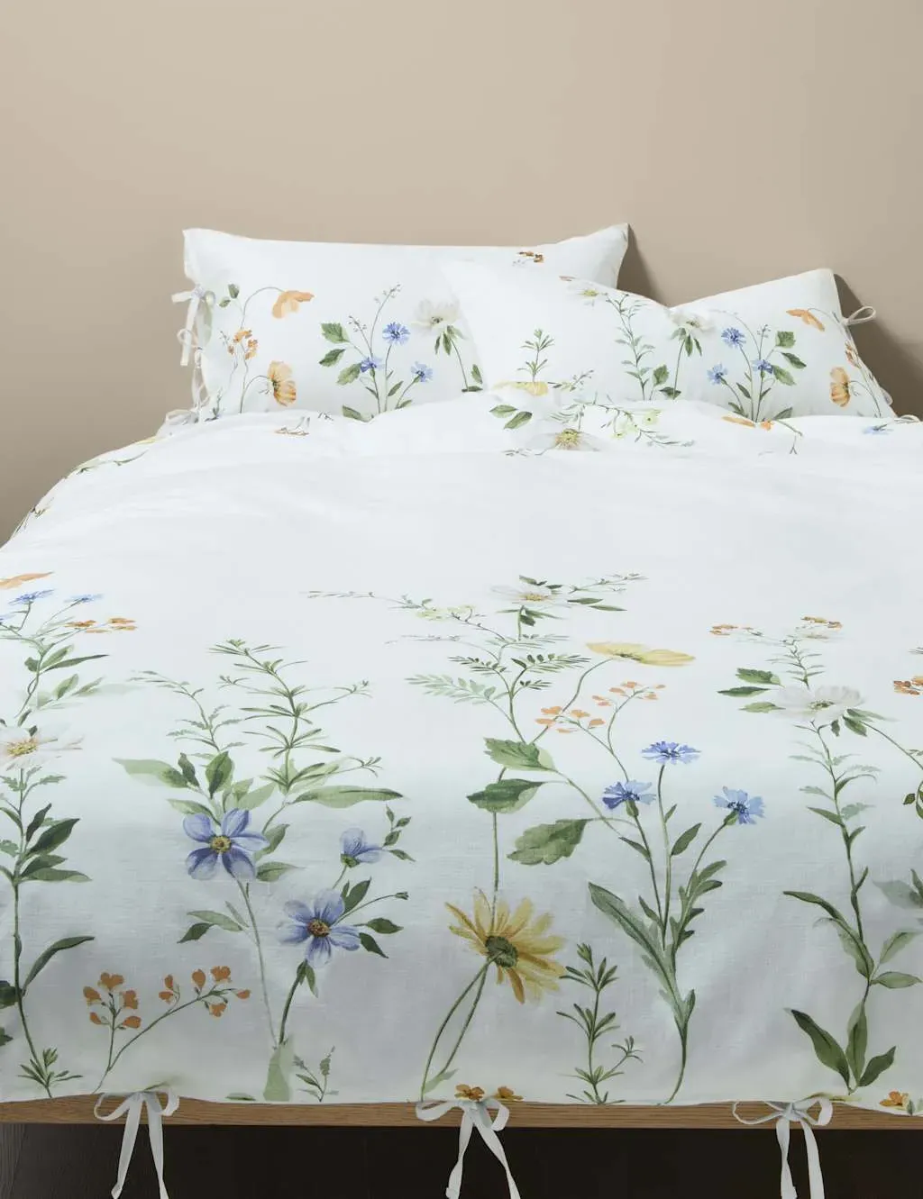 Pure Cotton Spring Meadow Bedding Set - Green Mix product