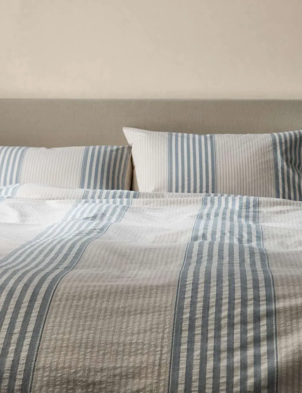 Pure Cotton Striped Jacquard Bedding Set - Natural Mix product
