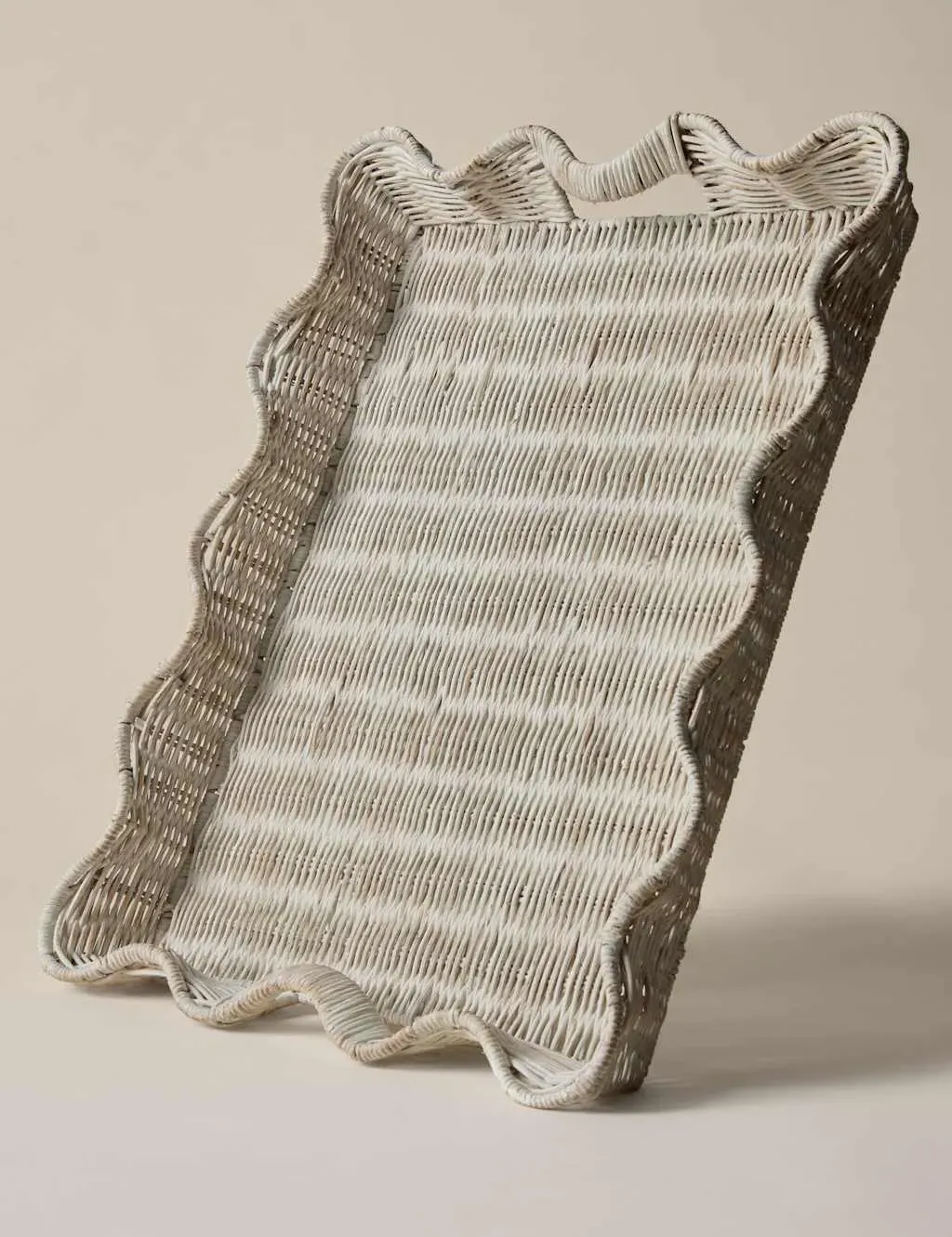 Rattan Scallop Tray - Natural product