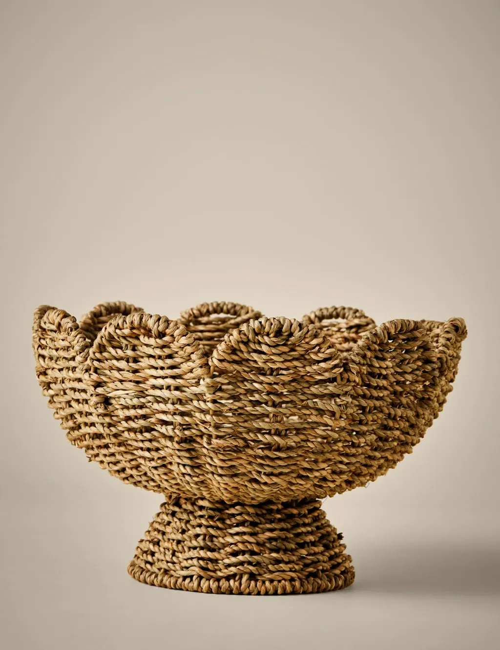 Seagrass Woven Scallop Footed Serving Bowl - Natural product