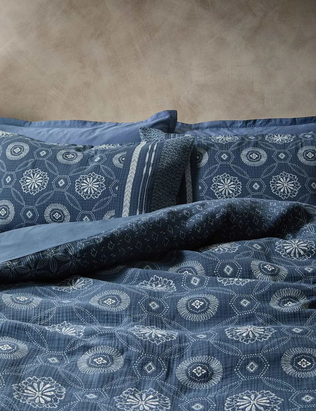 Kouya Jacquard Bedding Set - Carbon Blue, Pure Cotton product
