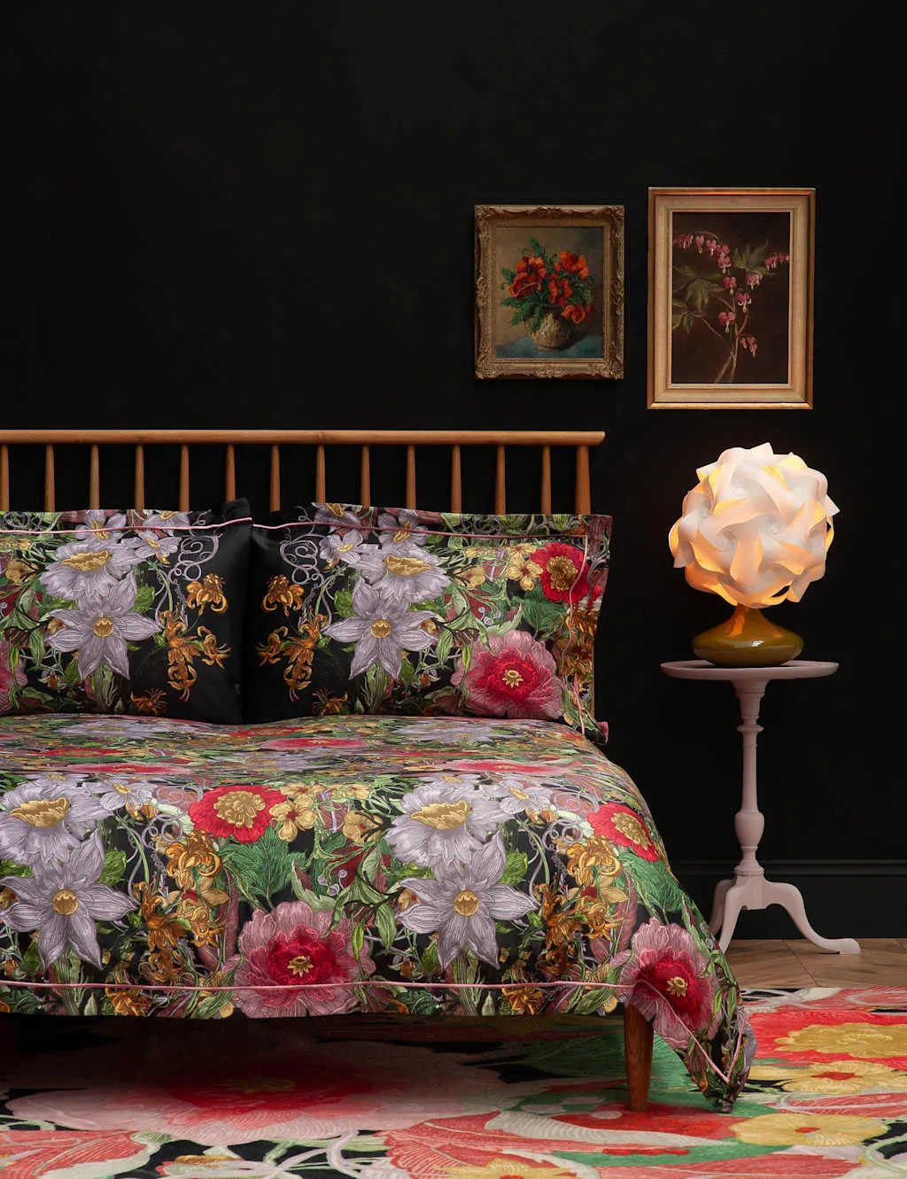 Berkeley Blooms Bedding Set Reversible - Dark Navy, Cotton Sateen product