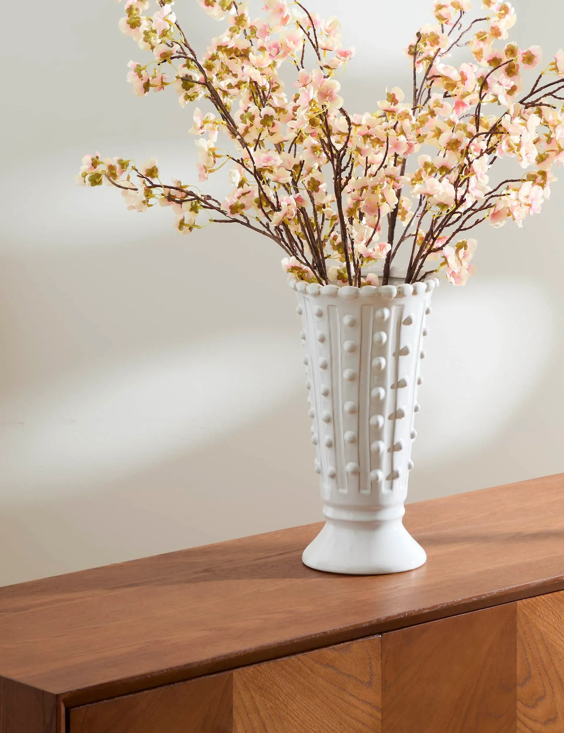 m-s-bobble-trim-vase-white-white image