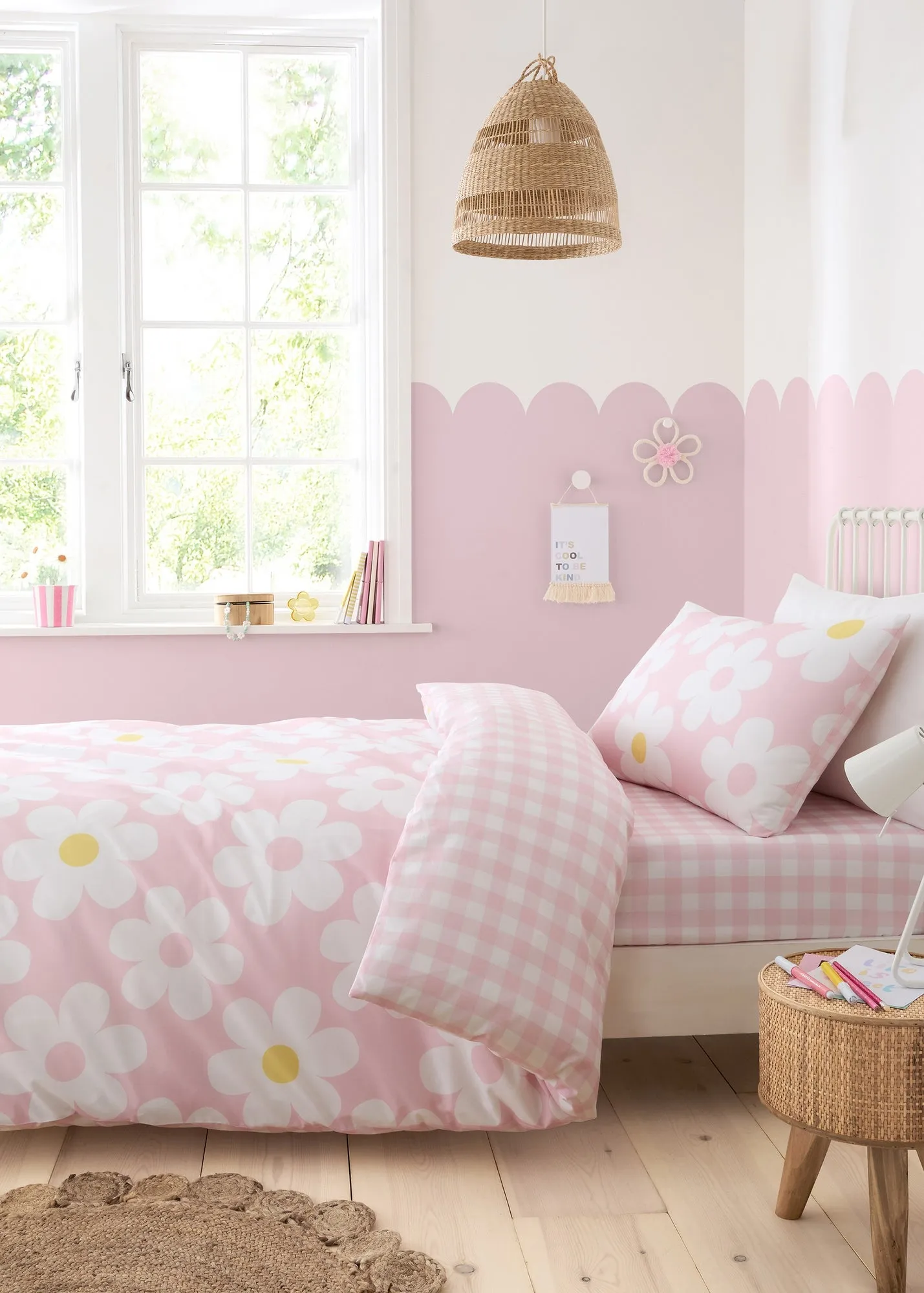 Retro Daisy Reversible Double Duvet Cover Set - Pink, Polyester product