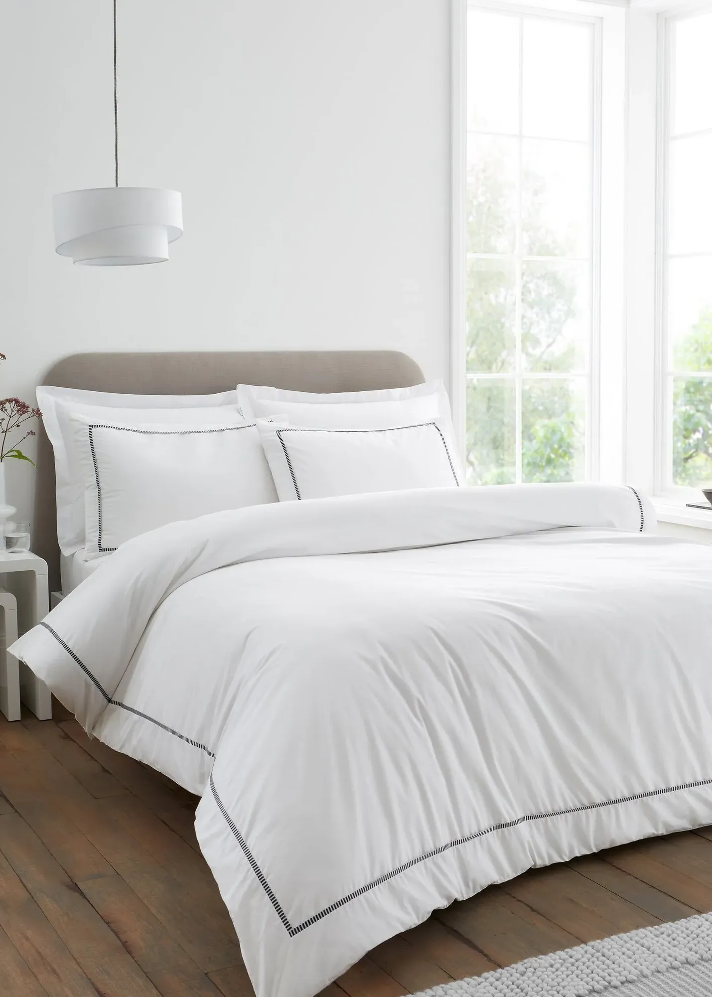 Contrast Trim Single Duvet Cover Set - Black, Cotton product