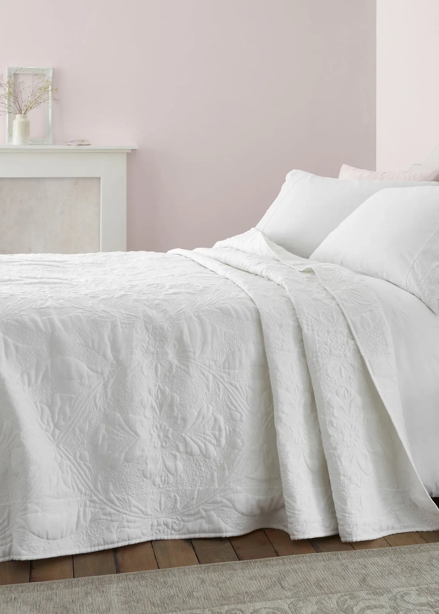 Marianne Matelassé Bedspread - White, Cotton product