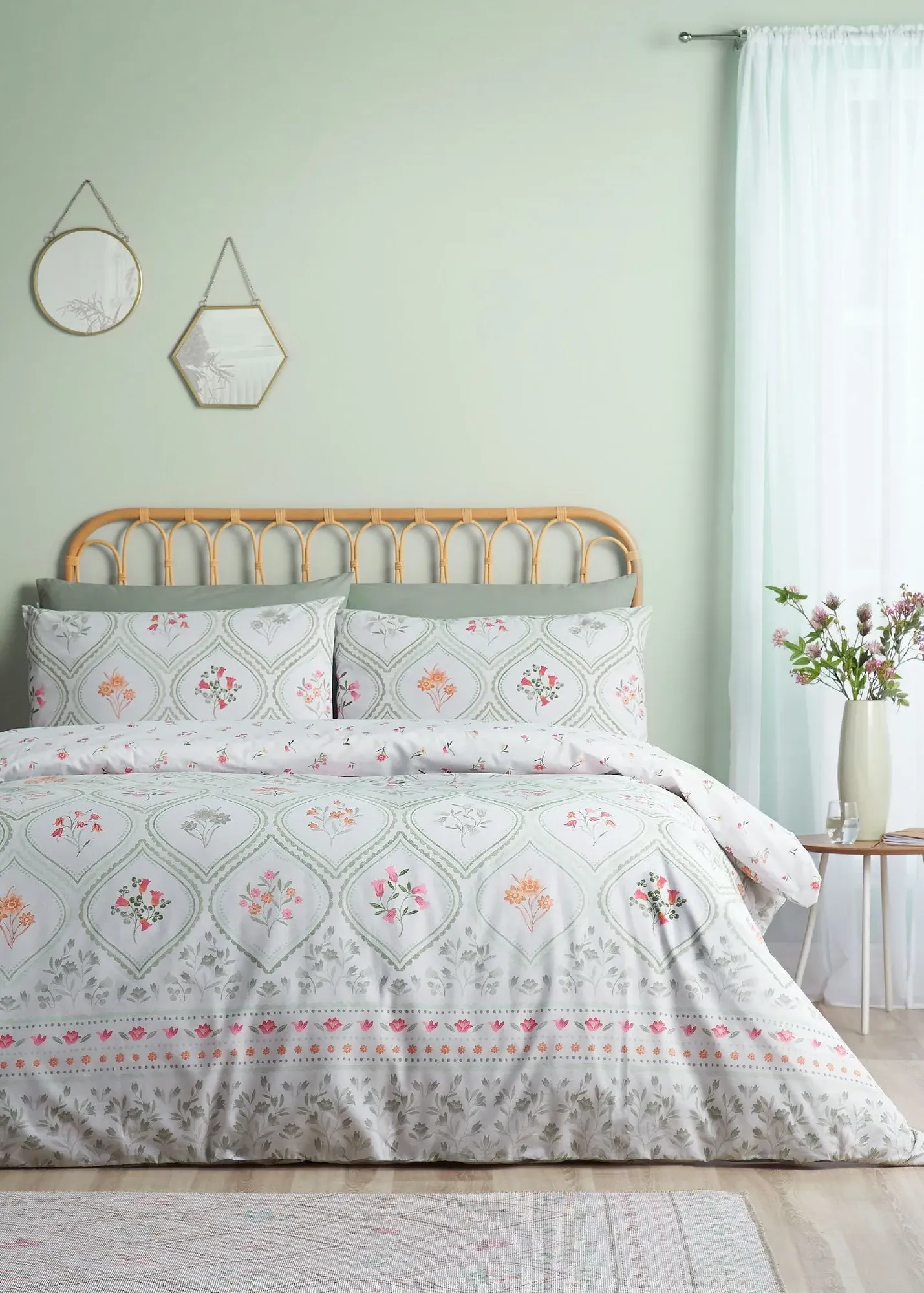 Cameo Floral Reversible Single Duvet Cover Set - Green product