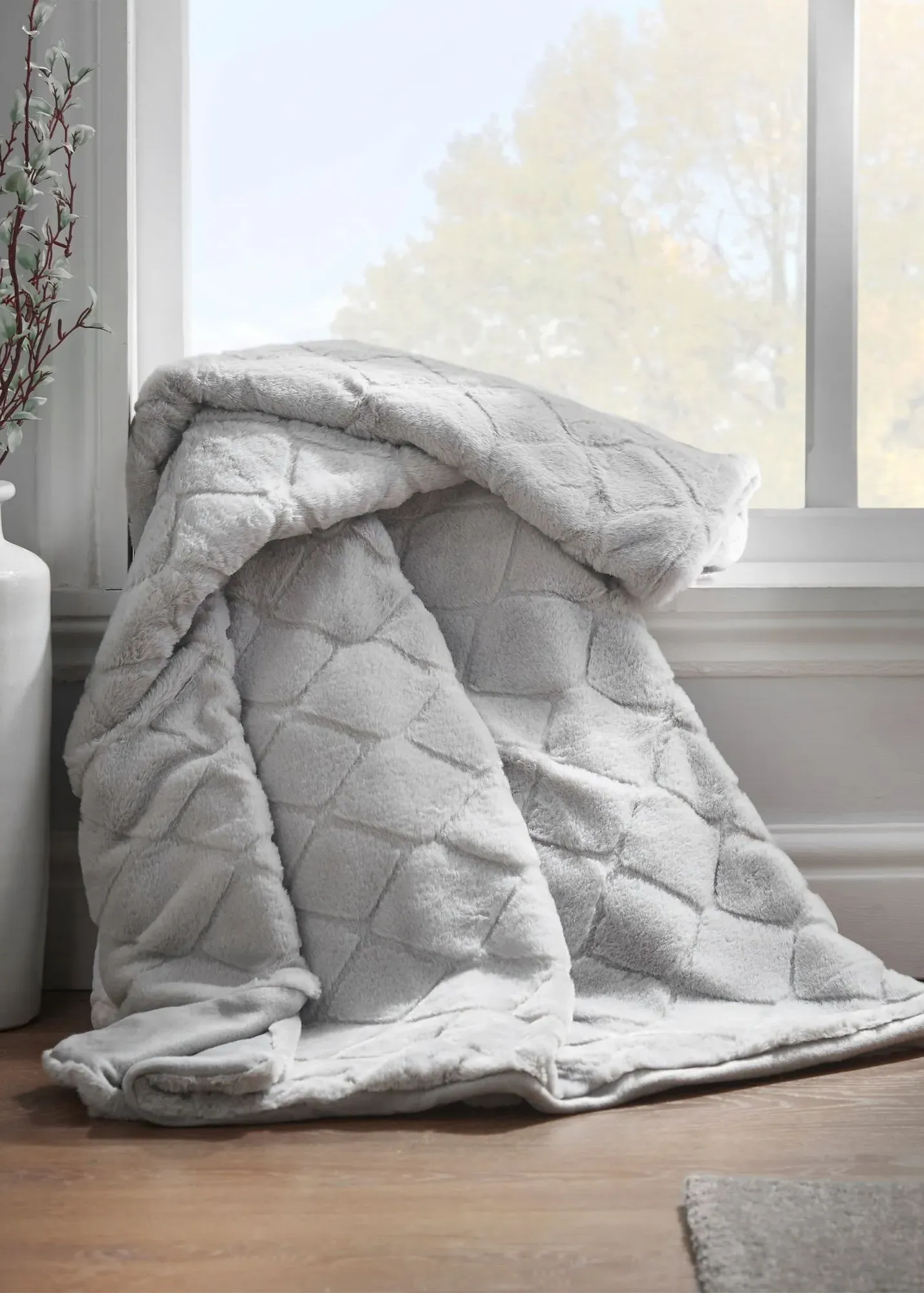Cosy Diamond Faux Fur Blanket Throw - Grey, Polyester product