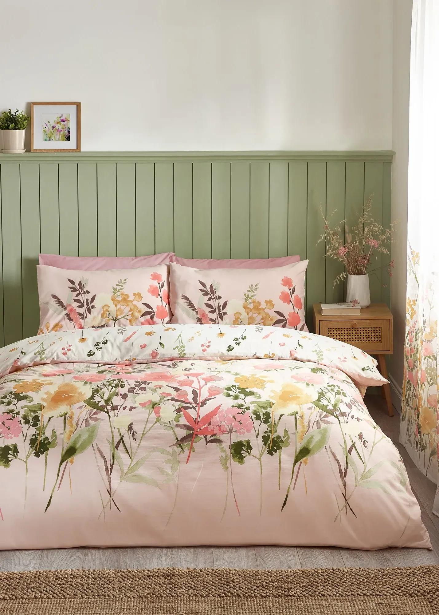 Countryside Floral Reversible Single Duvet Cover Set - Pink product