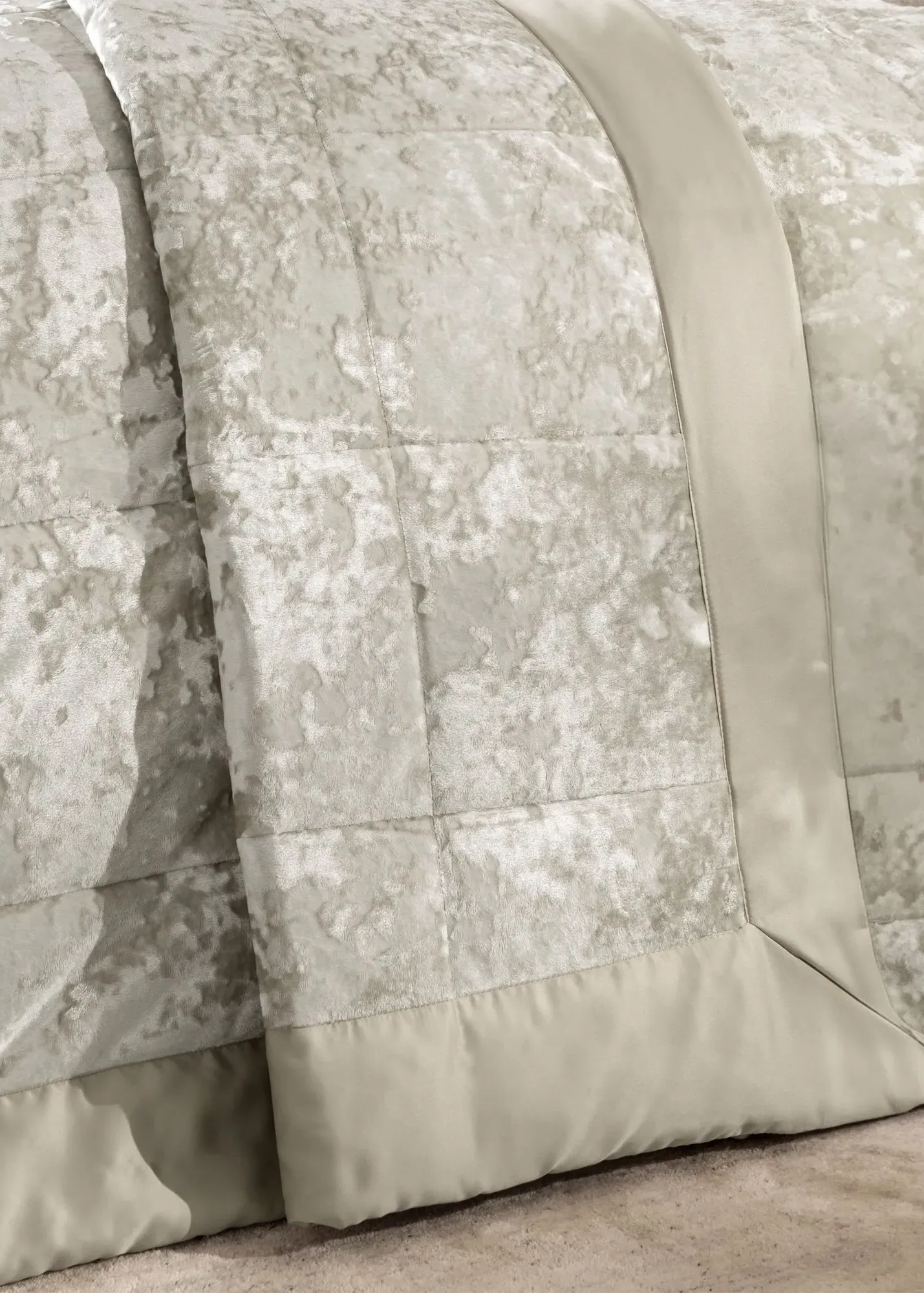 Crushed Velvet Quilted Bedspread - Natural product