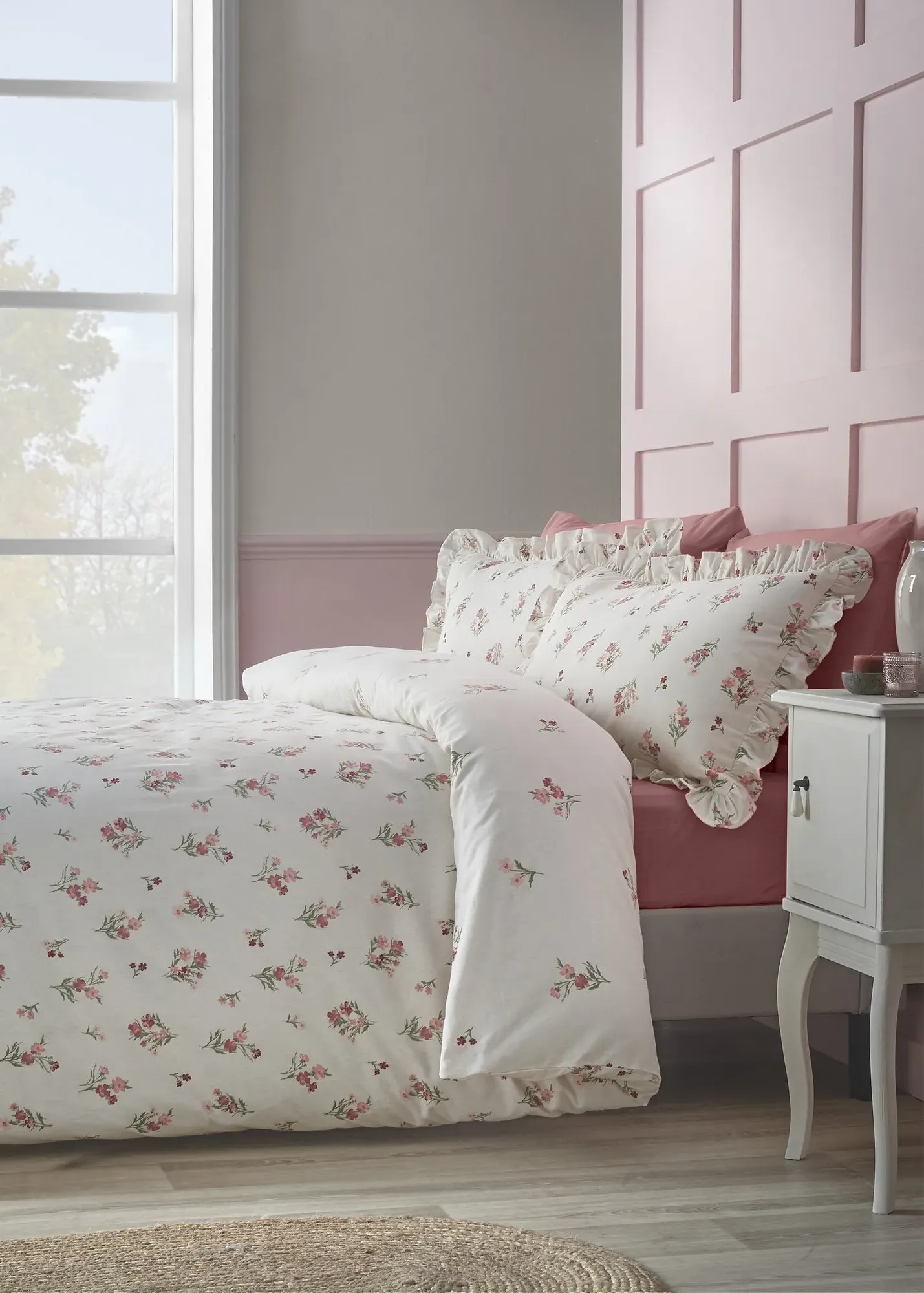Ditsy Floral Reversible Single Duvet Cover Set - Pink product