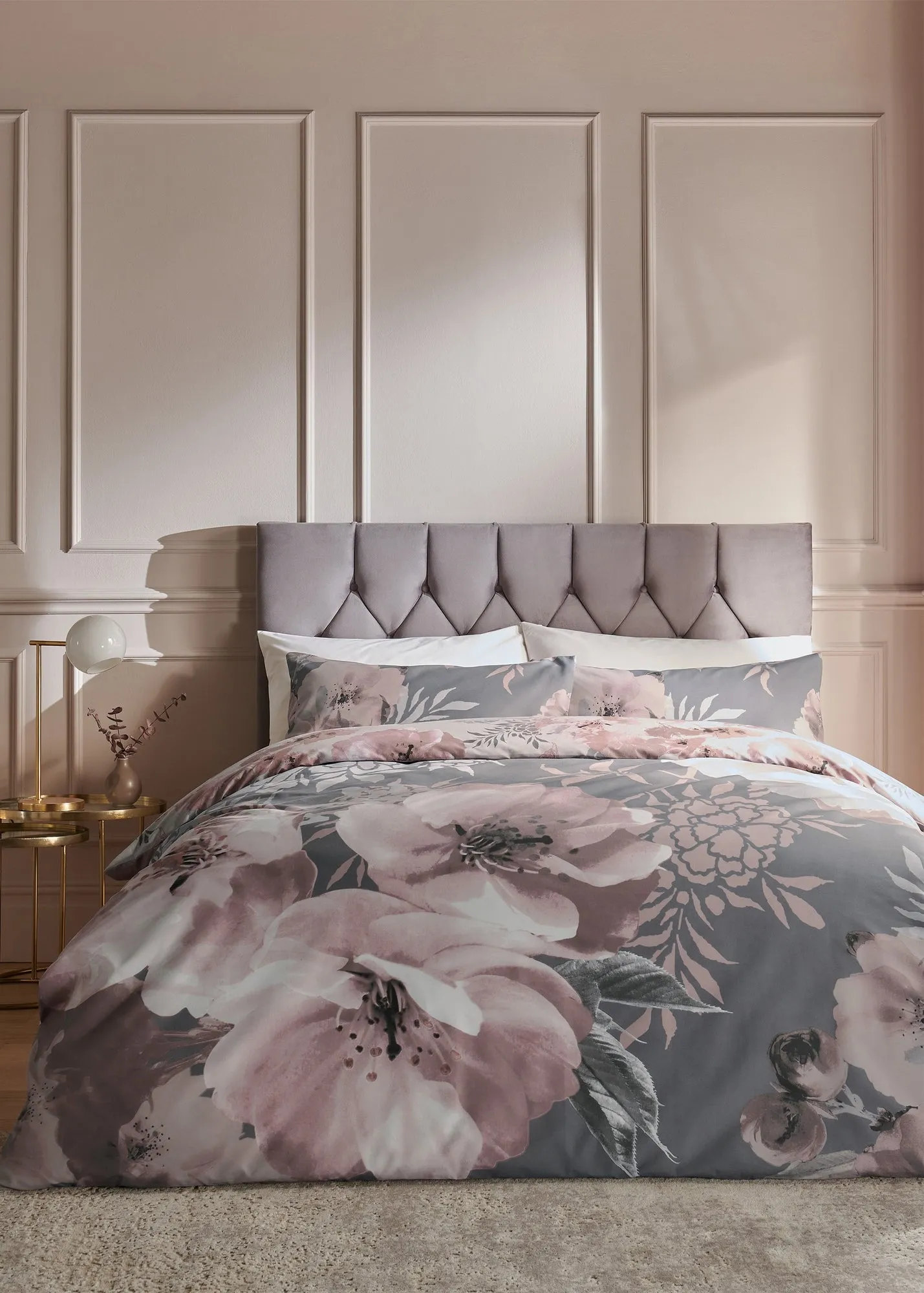 Dramatic Floral Reversible Single Duvet Cover Set - Grey product
