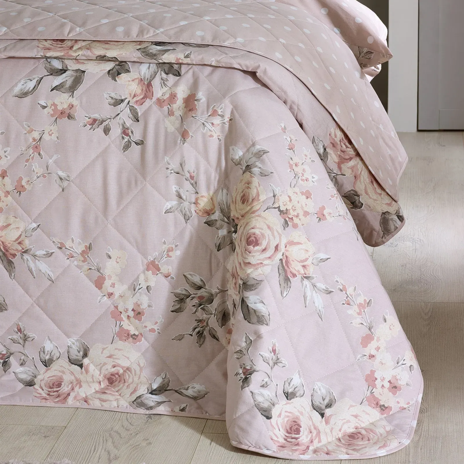 Floral Reversible Quilted Bedspread - Pink product