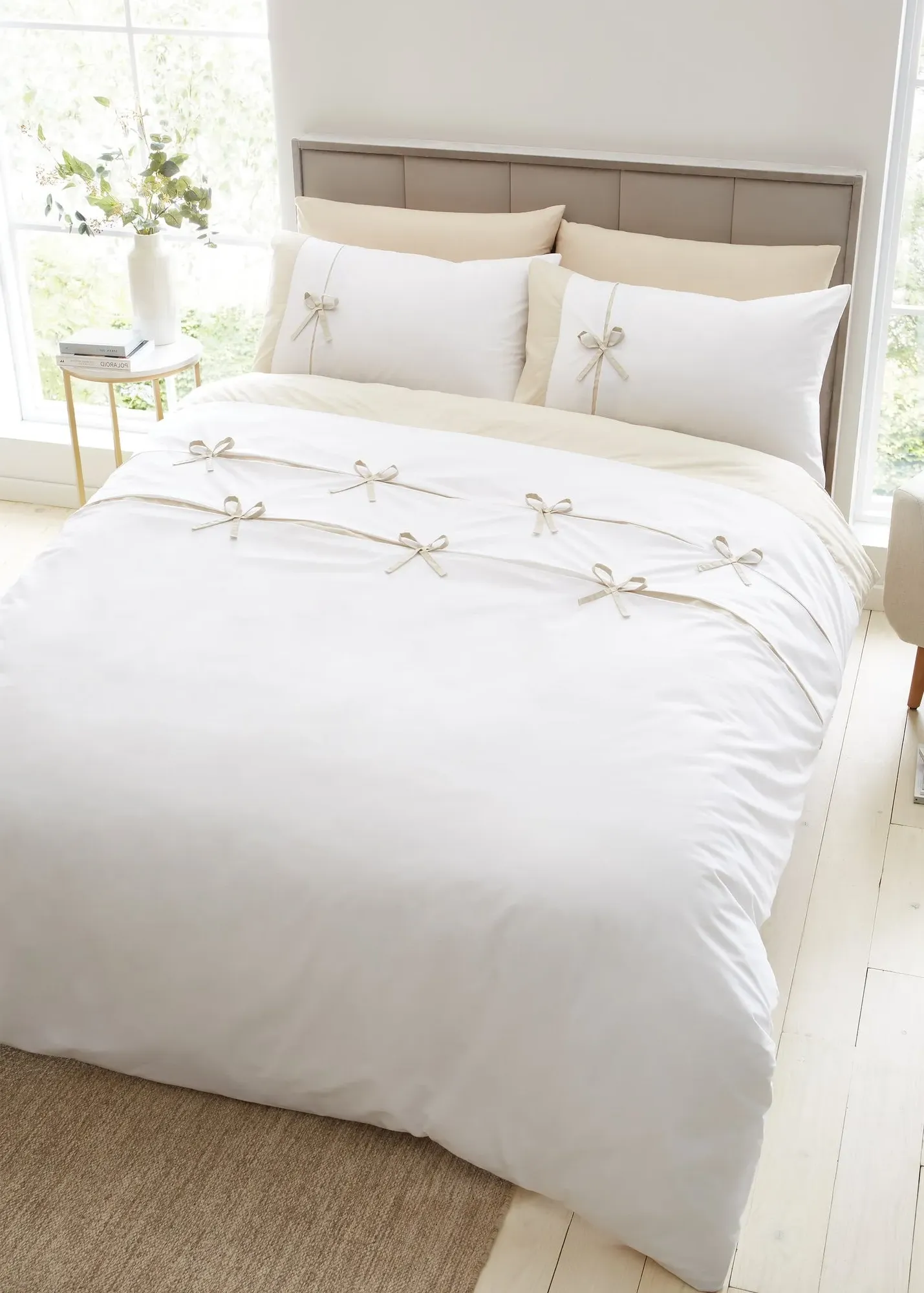 Milo Bow Double Duvet Cover Set - Natural product