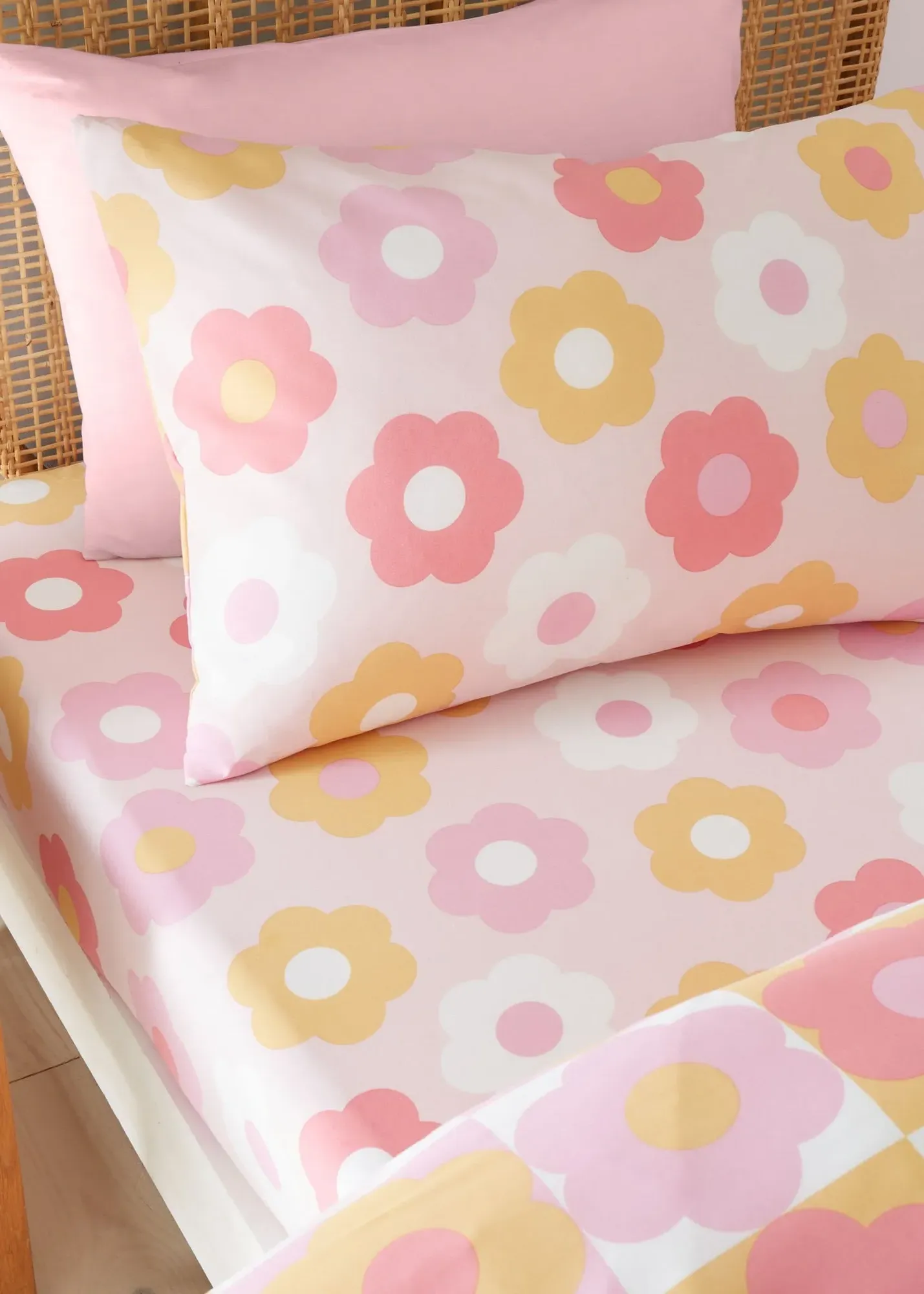 Retro Daisy Single Fitted Sheet - Pink product