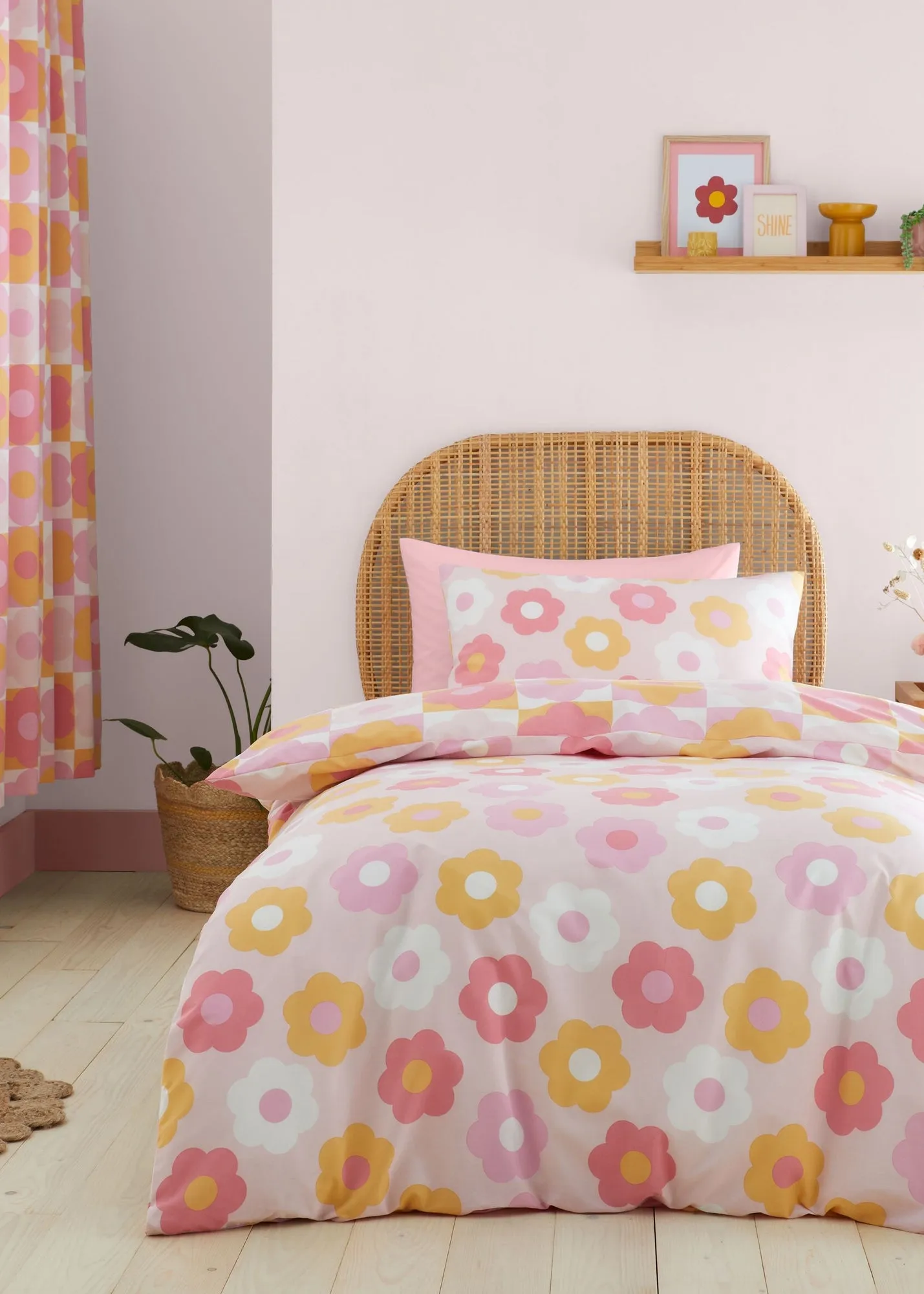 Retro Daisy Single Reversible Duvet Cover Set - Pink product