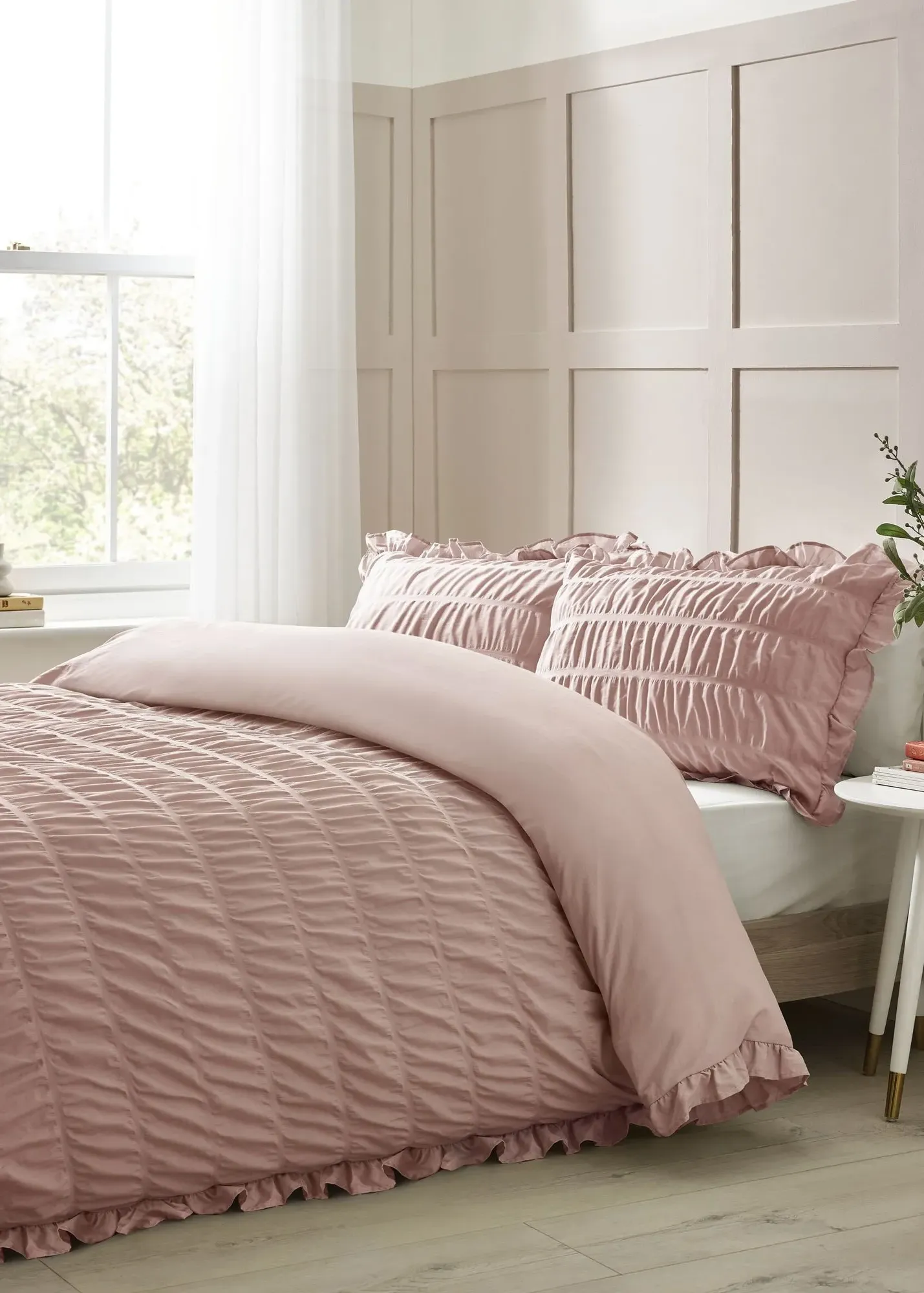 Seersucker Frill Double Duvet Cover Set - Pink product