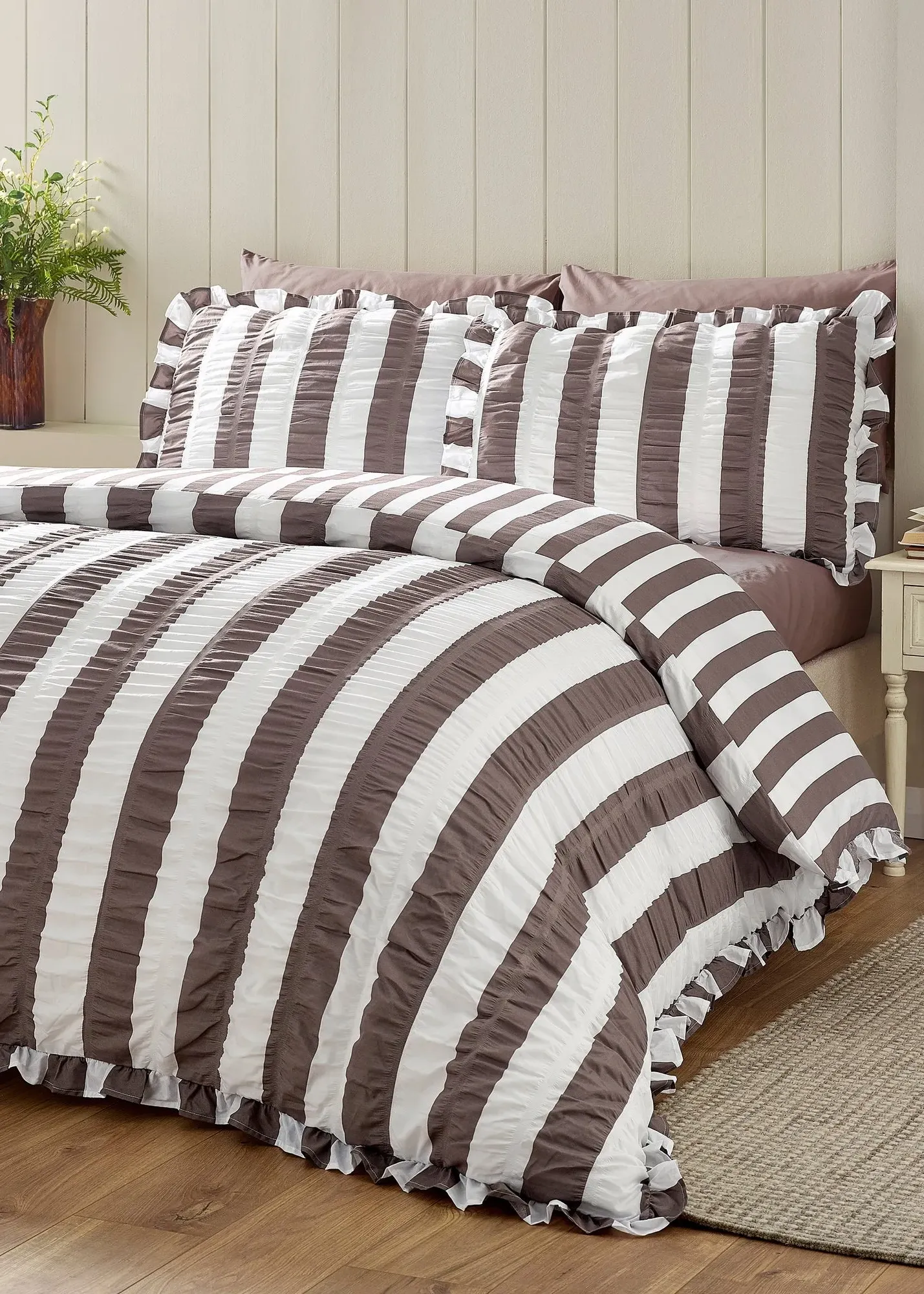 Seersucker Frill Stripe Single Duvet Cover Set - Brown product