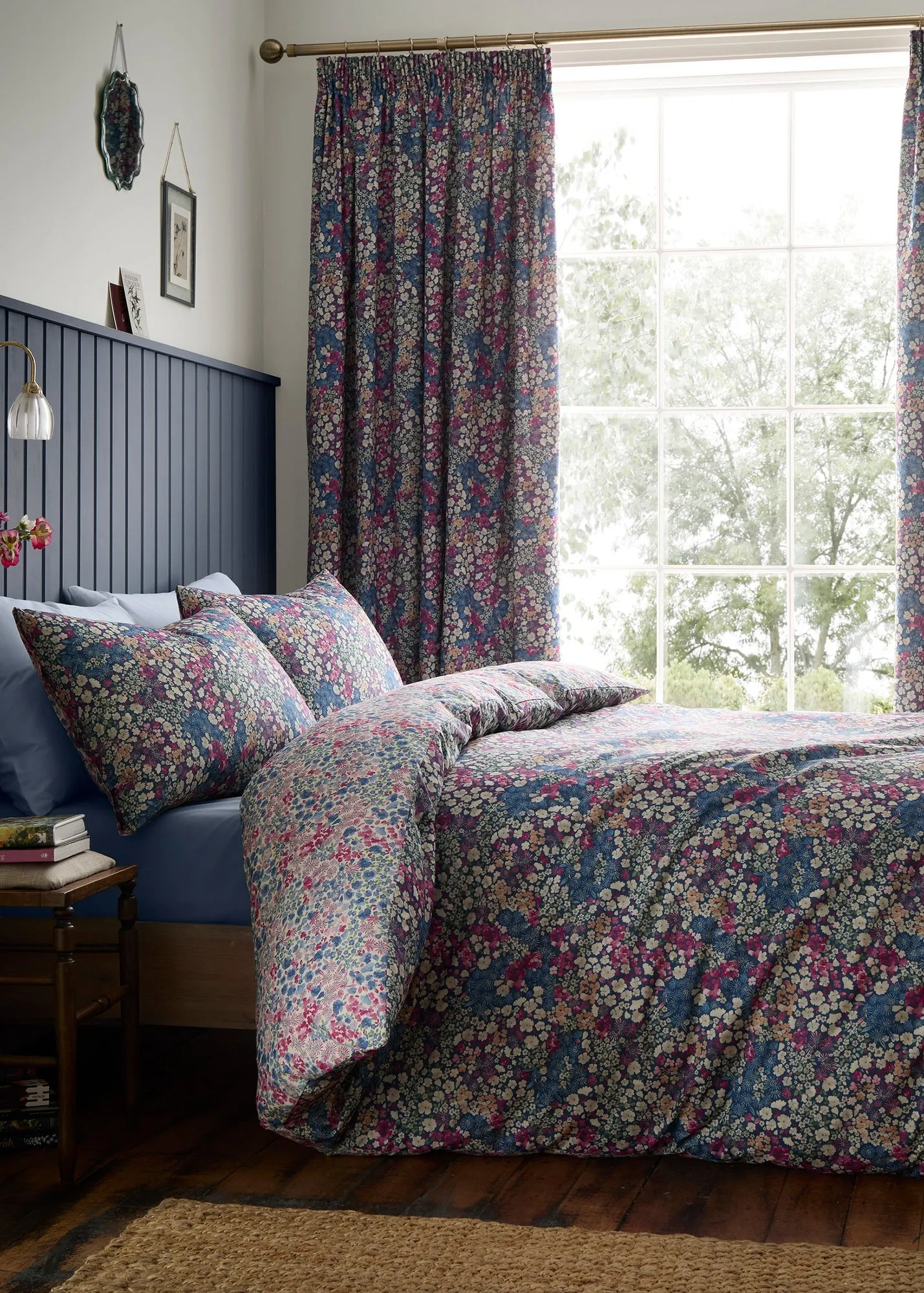 Bessie Single Reversible Duvet Cover Set - Navy, Polycotton product