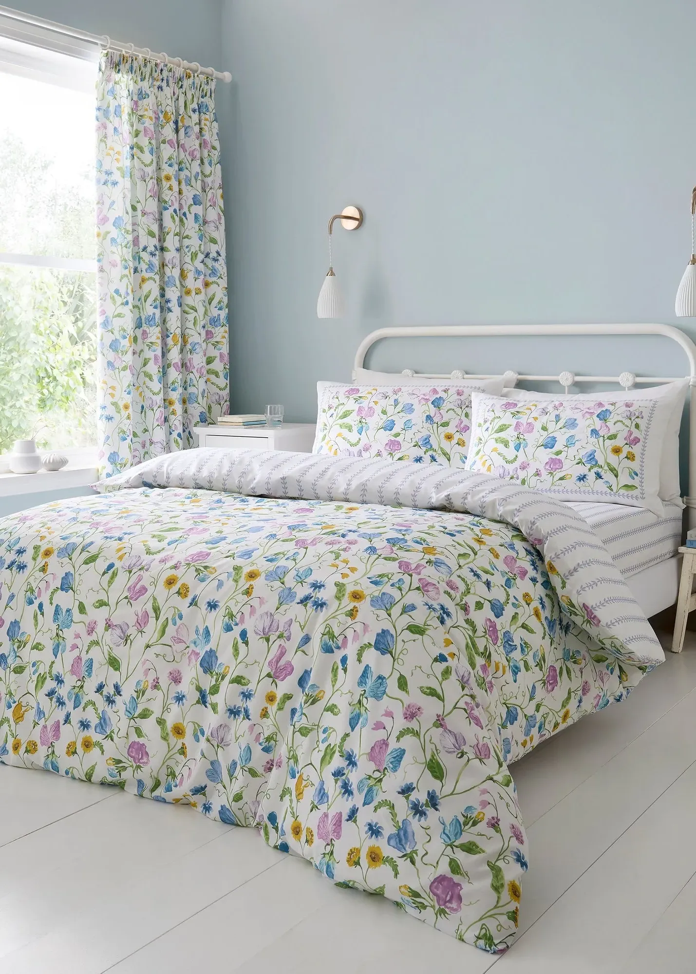 Sweetpea Floral Single Reversible Duvet Cover Set - Lilac, Cotton product