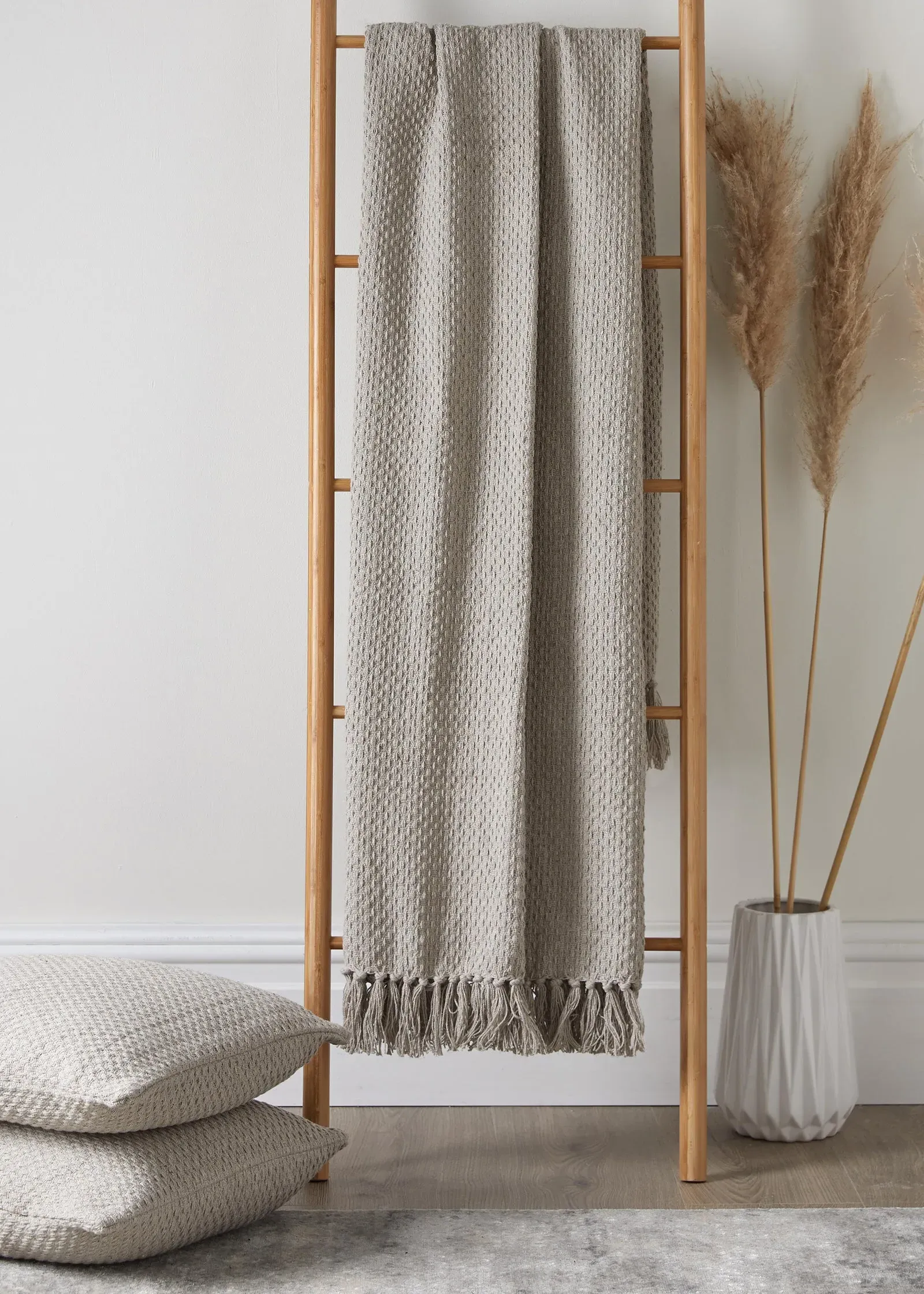 Hayden Throw 130x180cm - Cream product