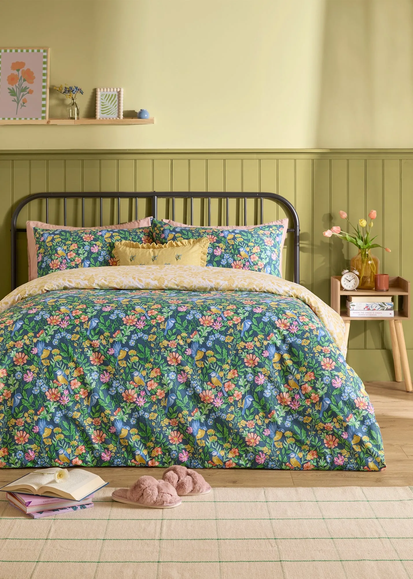 Emerie Floral Single Reversible Duvet Cover Set - Navy product