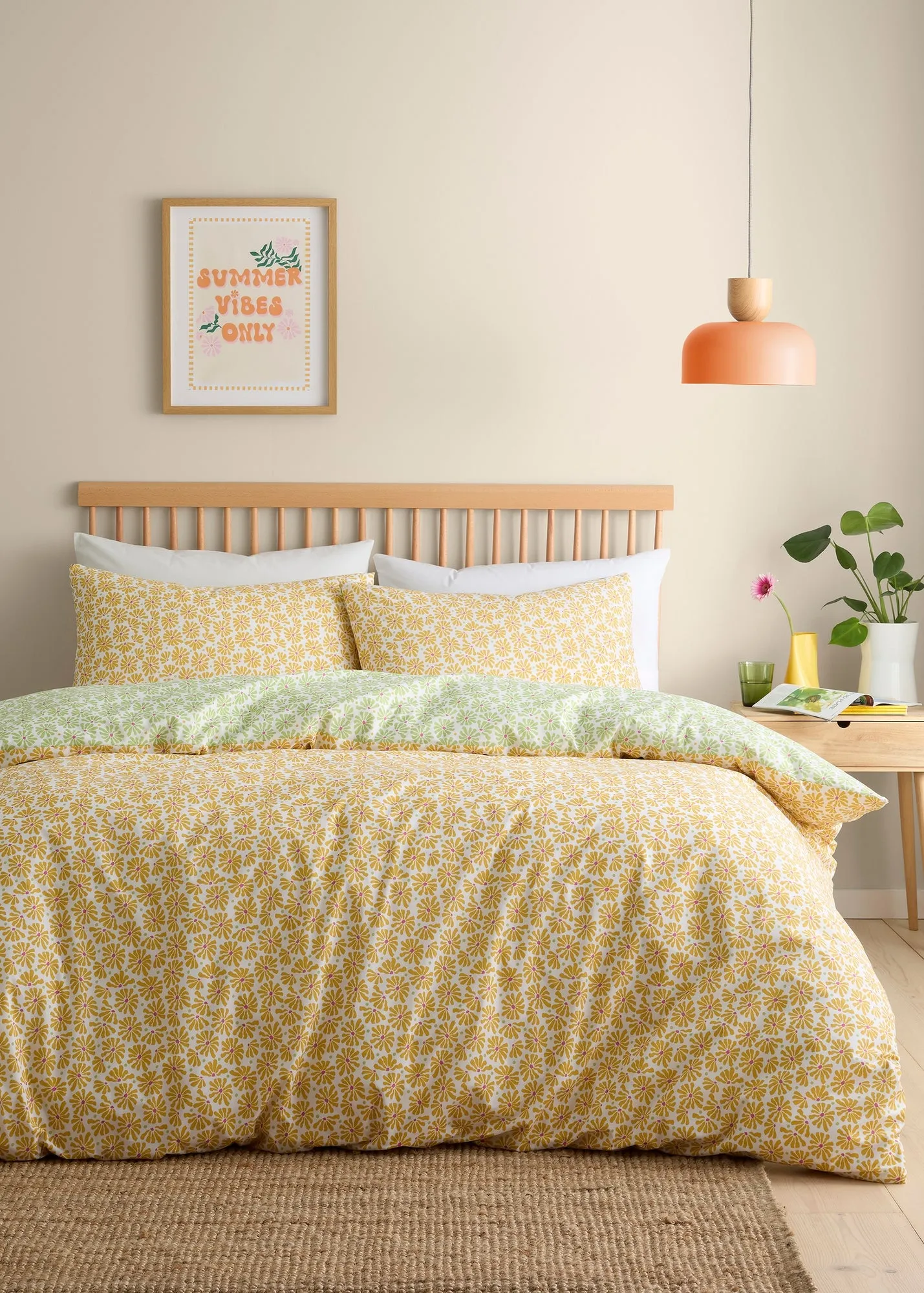 Retro Daisy Single Reversible Duvet Cover Set - Yellow, Polycotton product