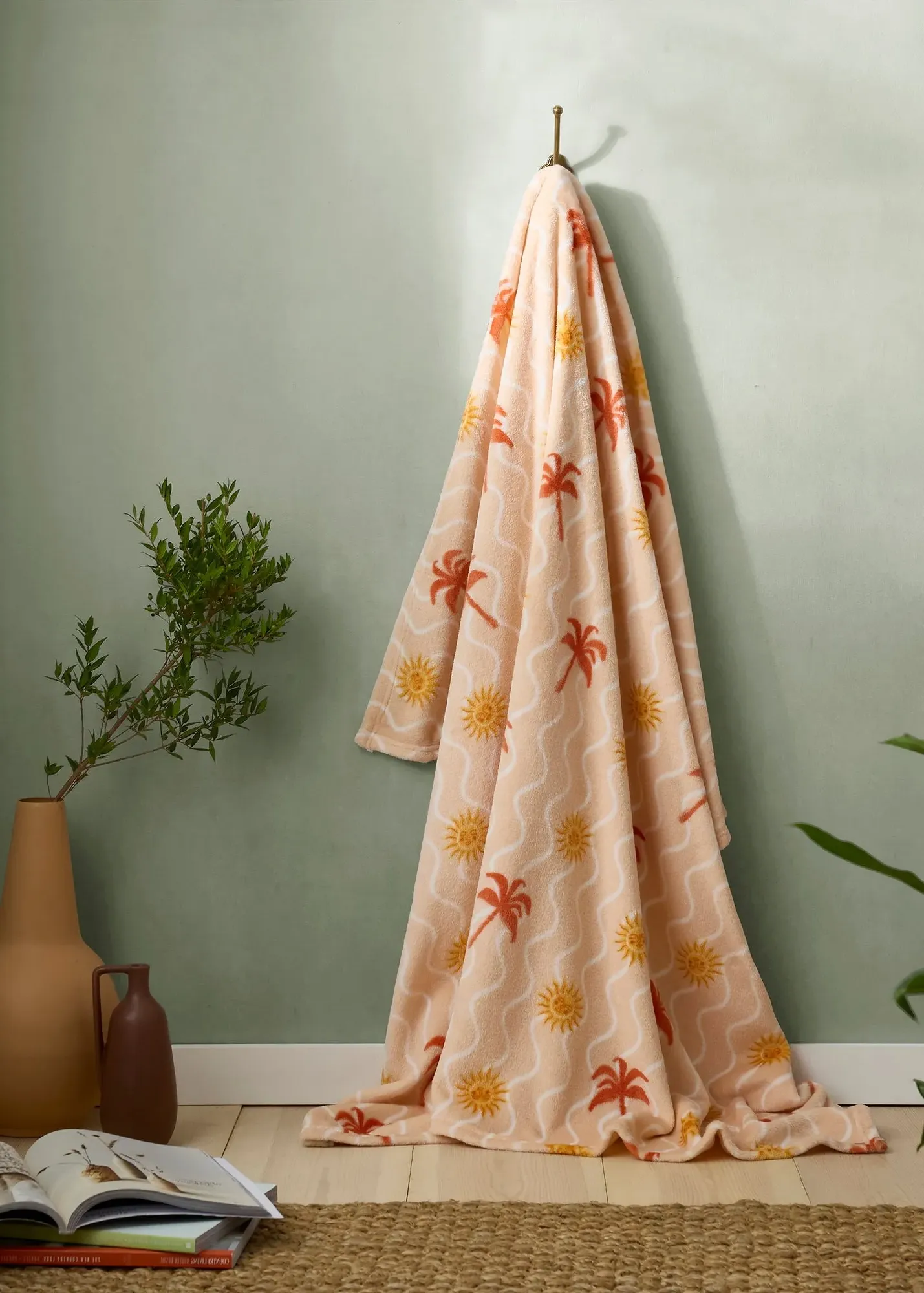 Soleil Fleece Throw - Pink, Polyester product