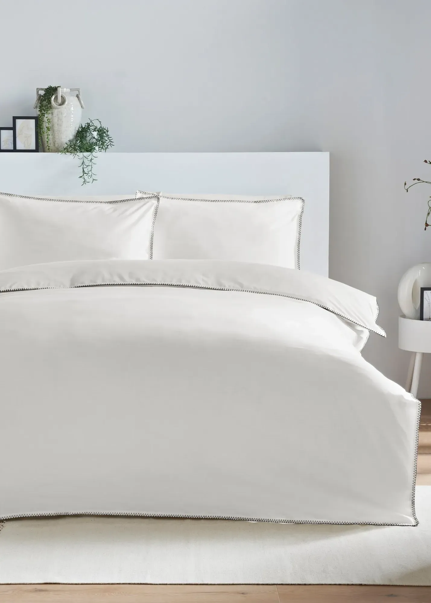 Blanket Stitch Edge Double Duvet Set - White, Cotton product