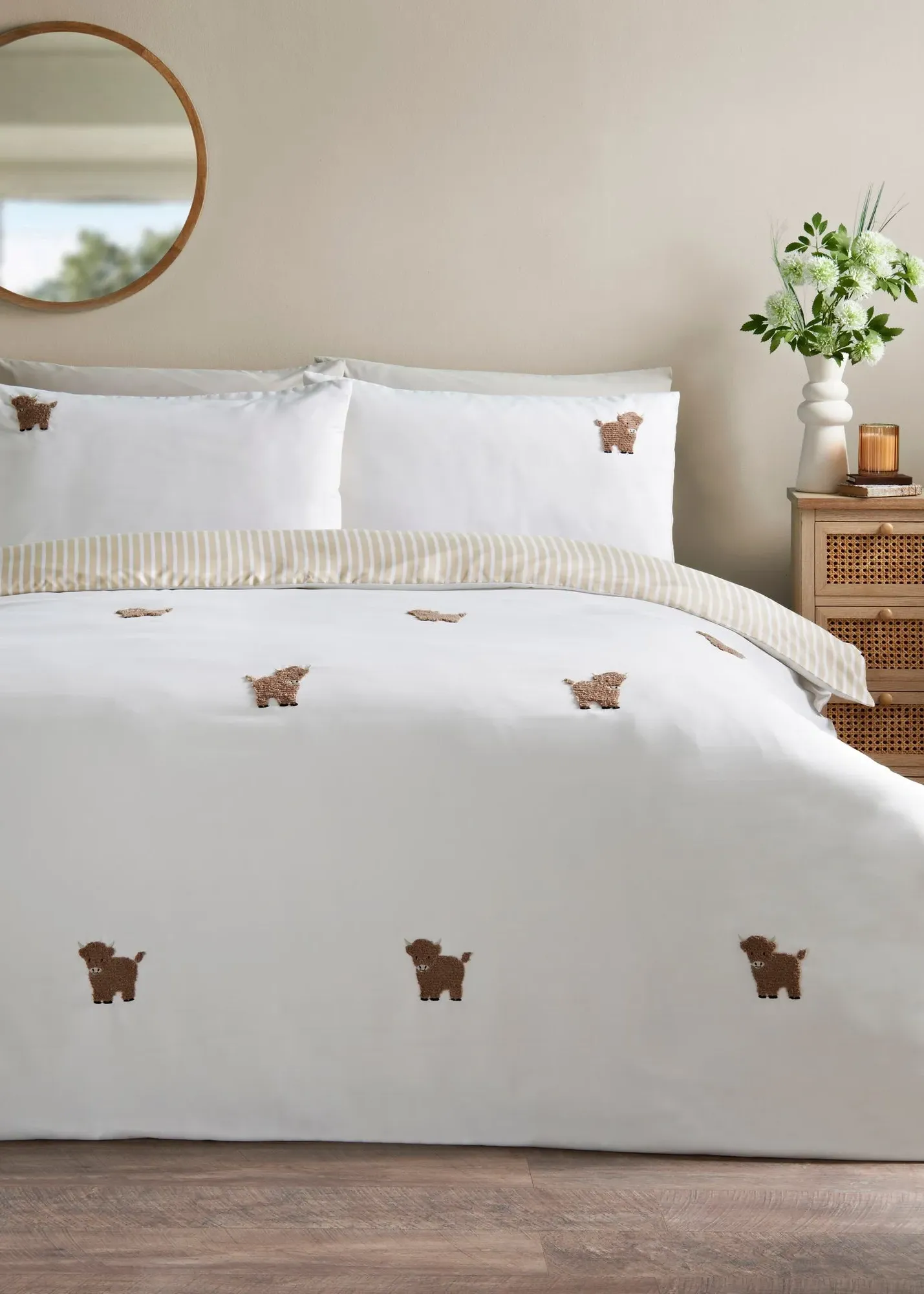 Boucle Highland Cow Single Duvet Set - White, Polyester product