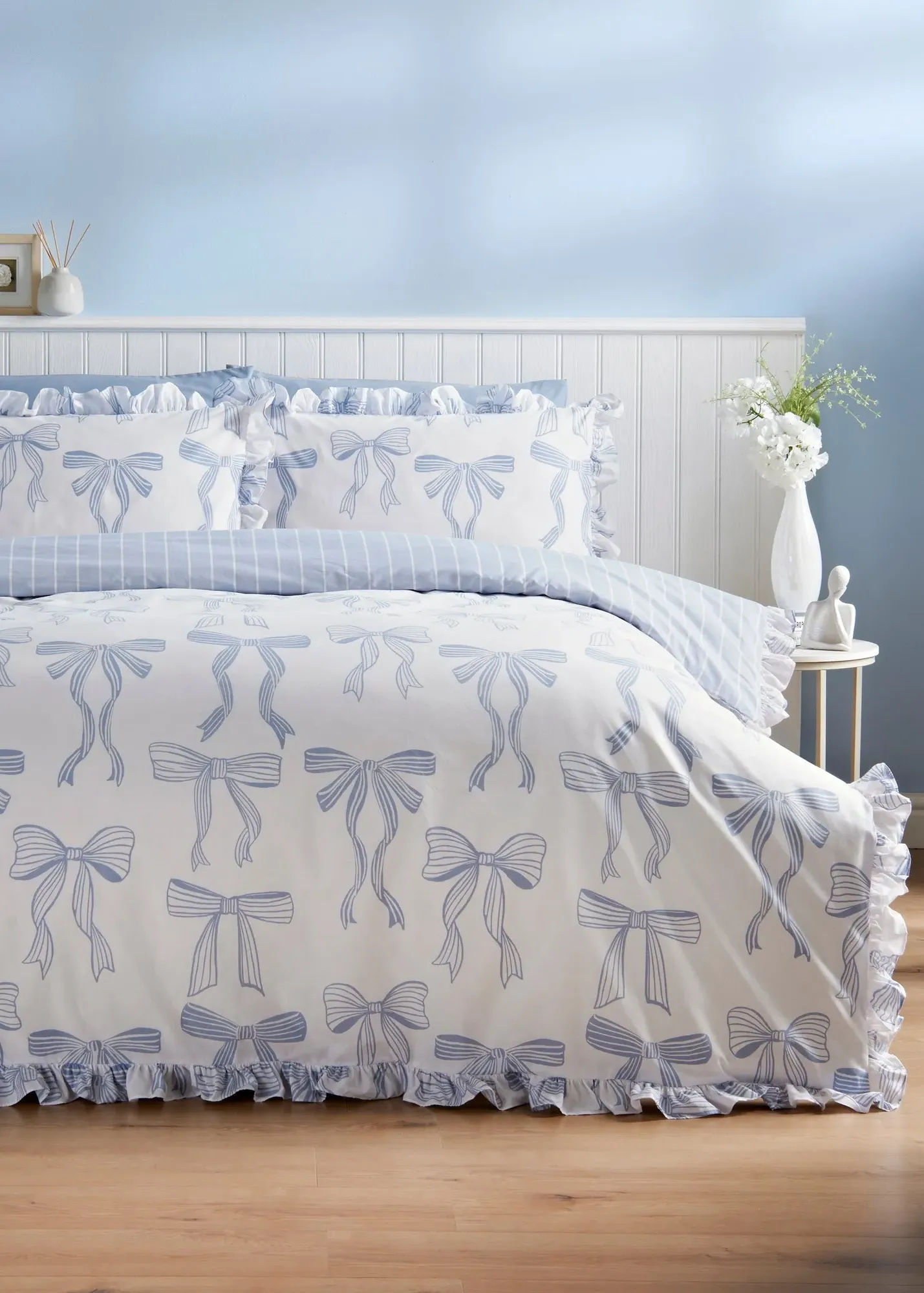 Bow Frill Duvet Set King Size - Blue, Cotton product