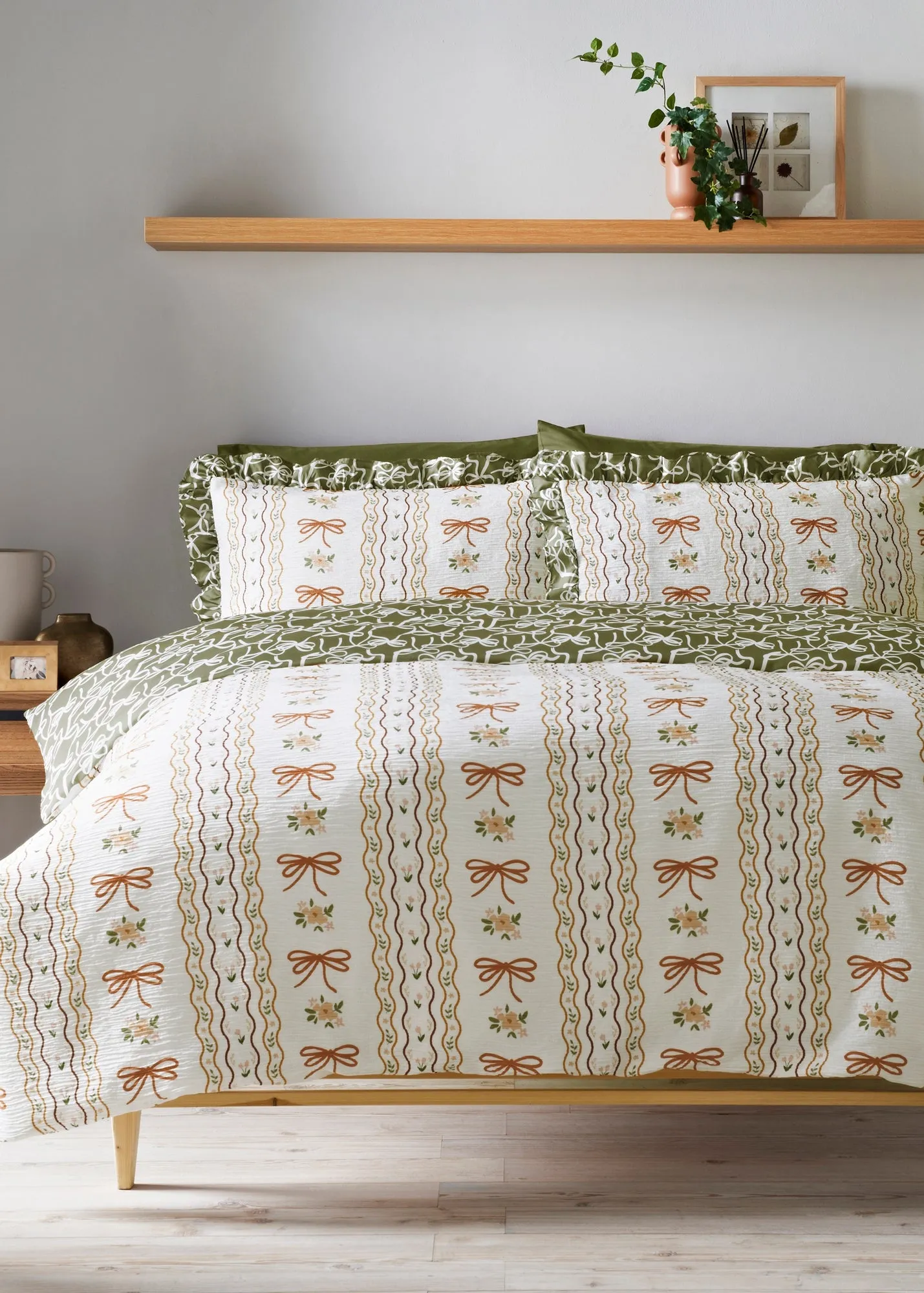 Bow Frill Single Duvet Set - Green product