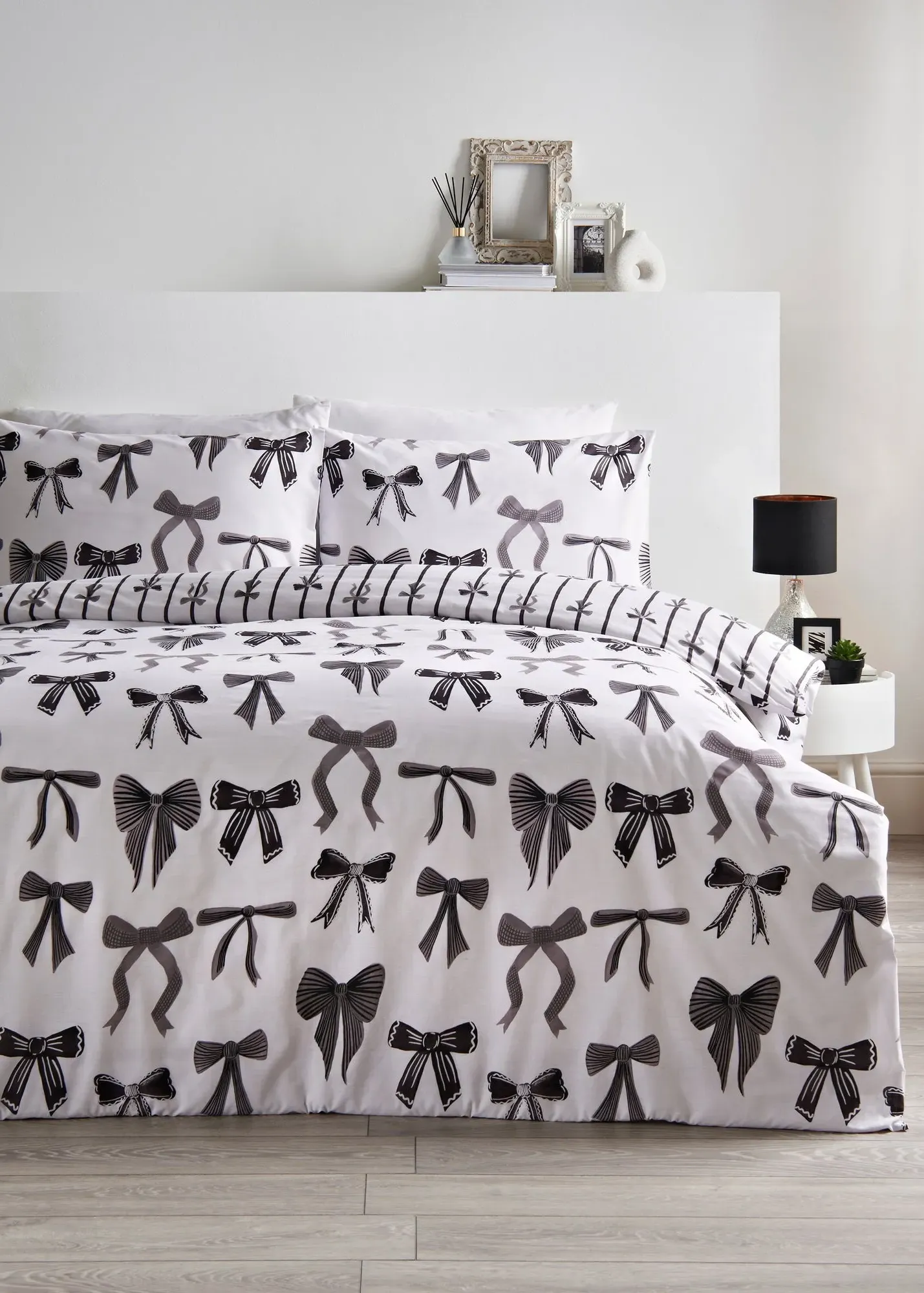 Bow Print Single Bedding Set - White, Polyester-Cotton product