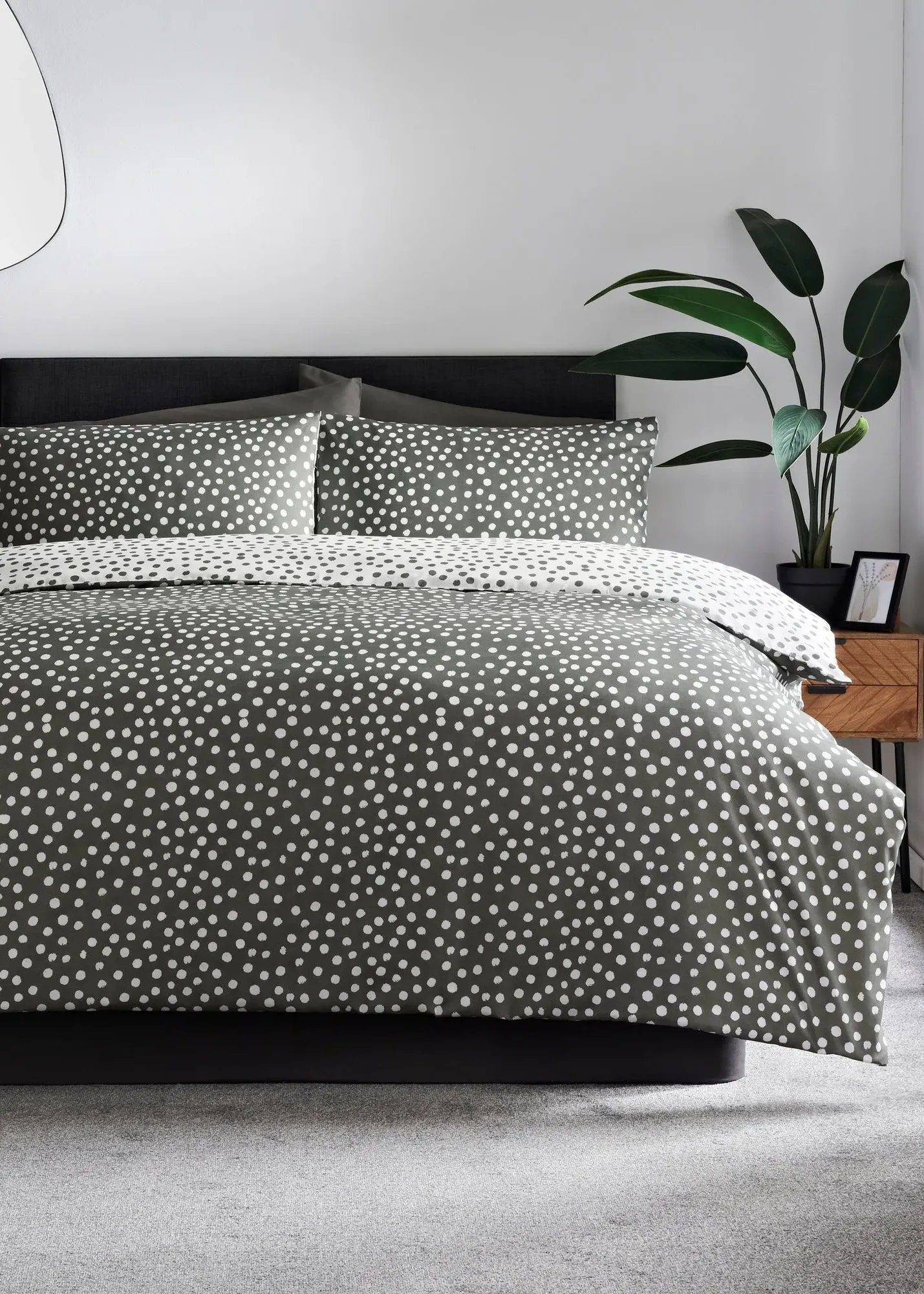 Double Spotted Duvet Set & Fitted Sheet Bundle - Grey product