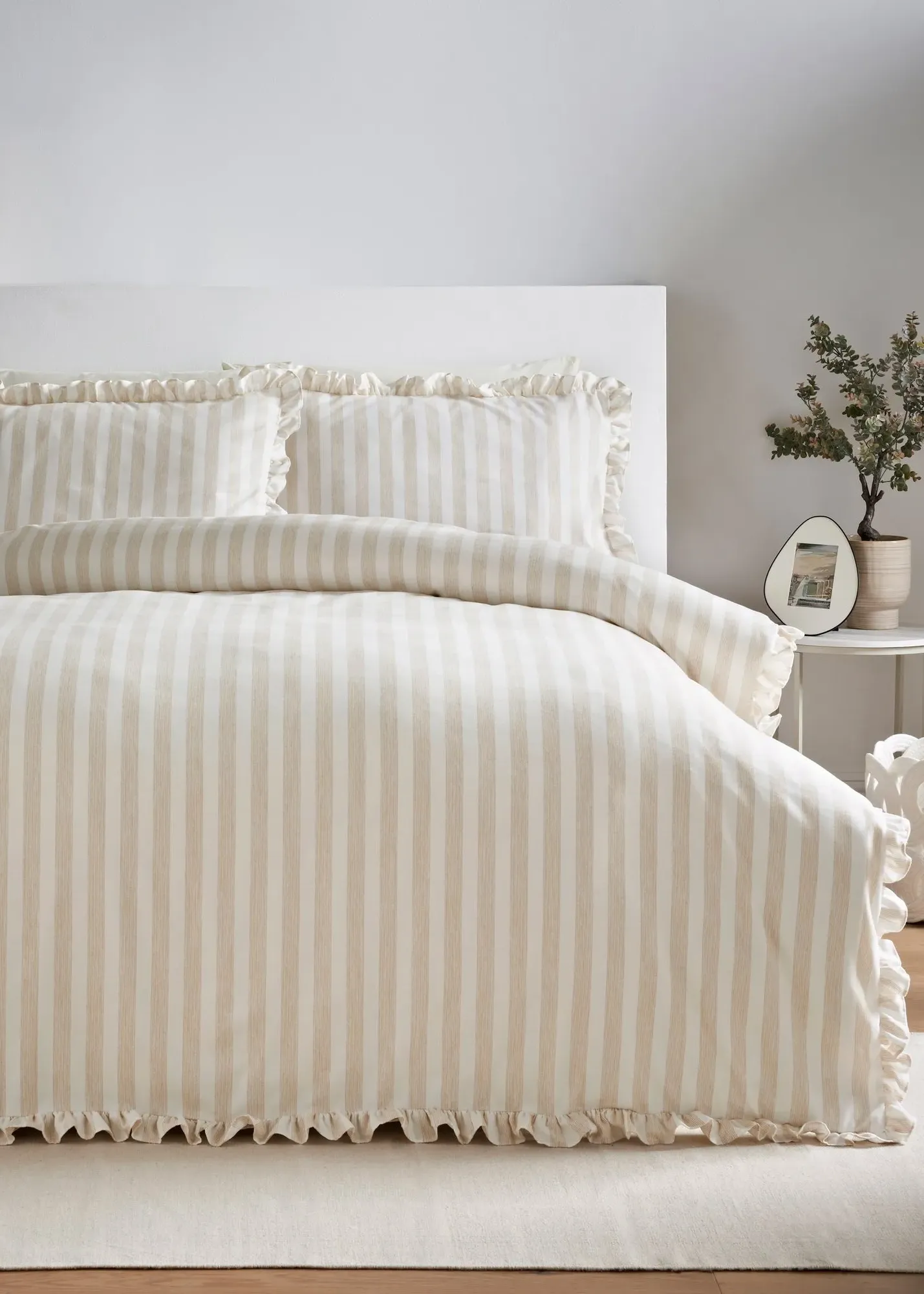 Double Woven Frill Stripe Duvet Set - Natural product
